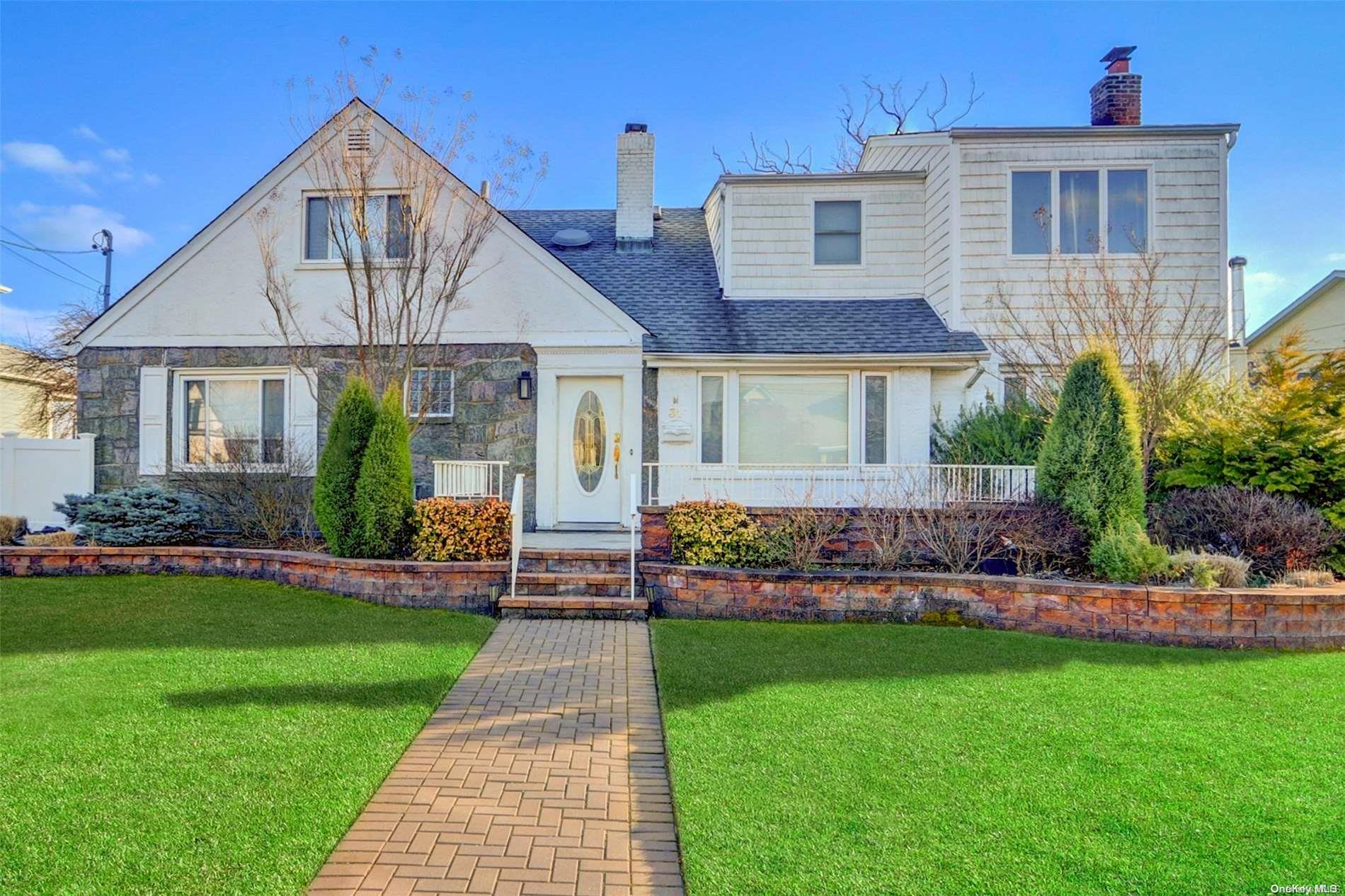 31 Eden Road, Lido Beach, NY 11561