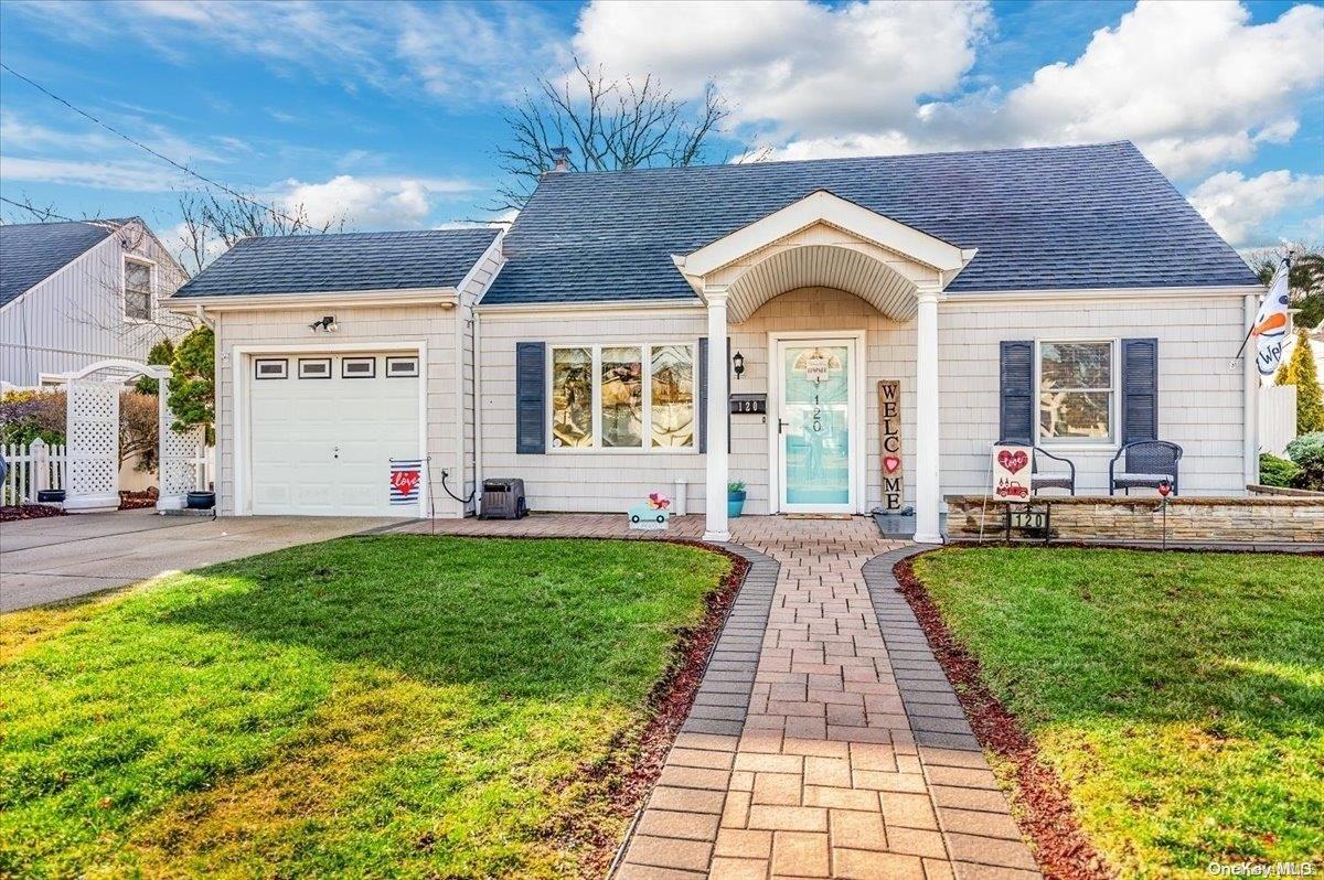 120 Cleveland Avenue, Massapequa, NY 11758
