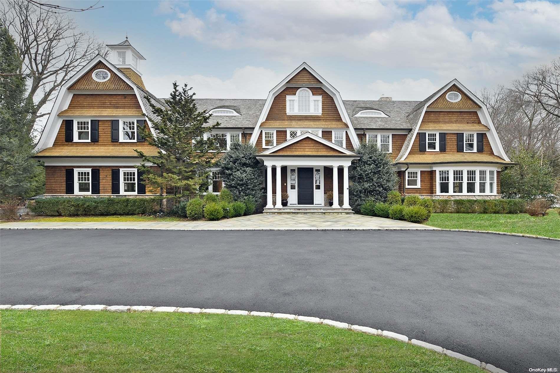 25 Meadowood Lane, Brookville, NY 11545