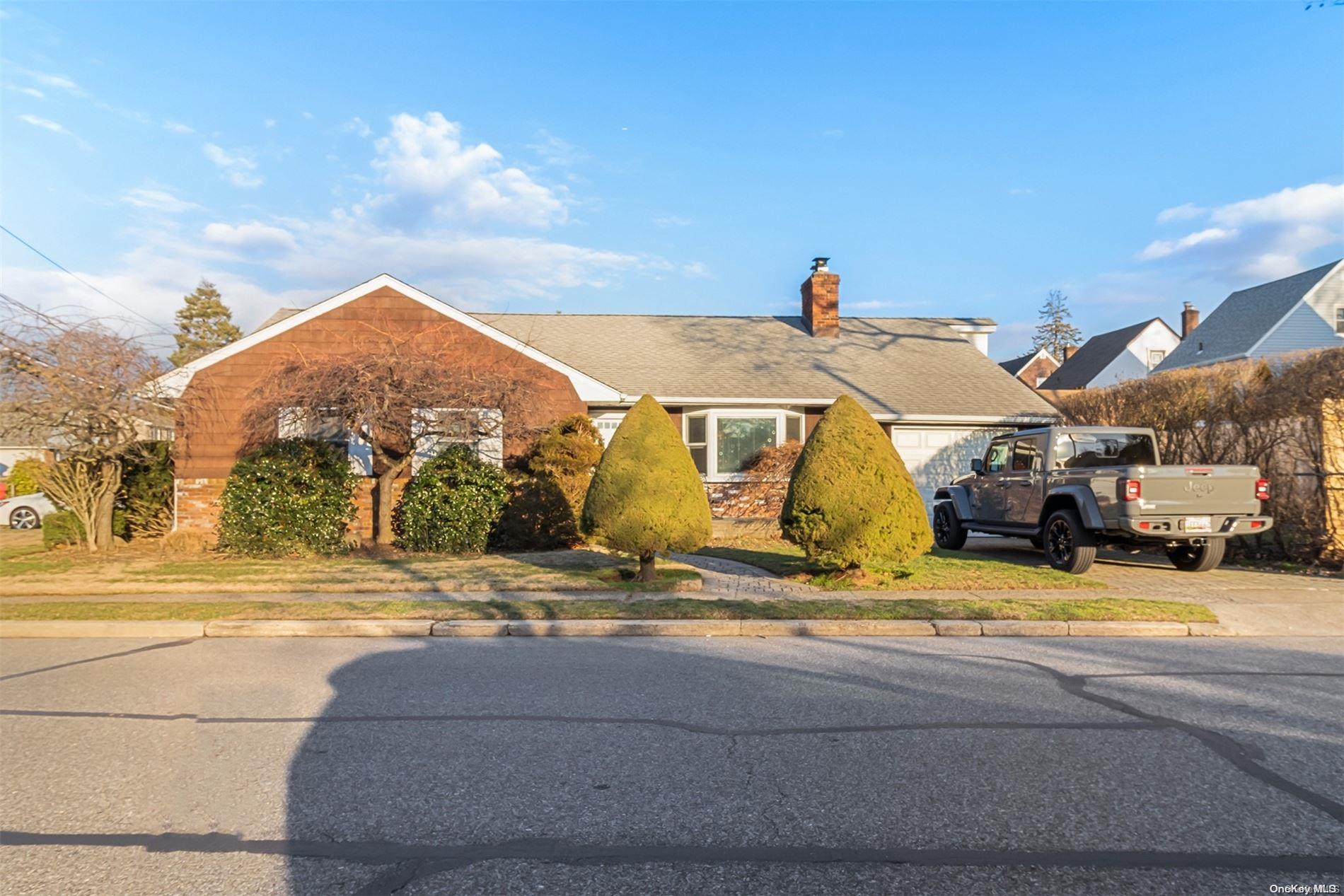 500 Marcellus Road, Williston Park, NY 11596