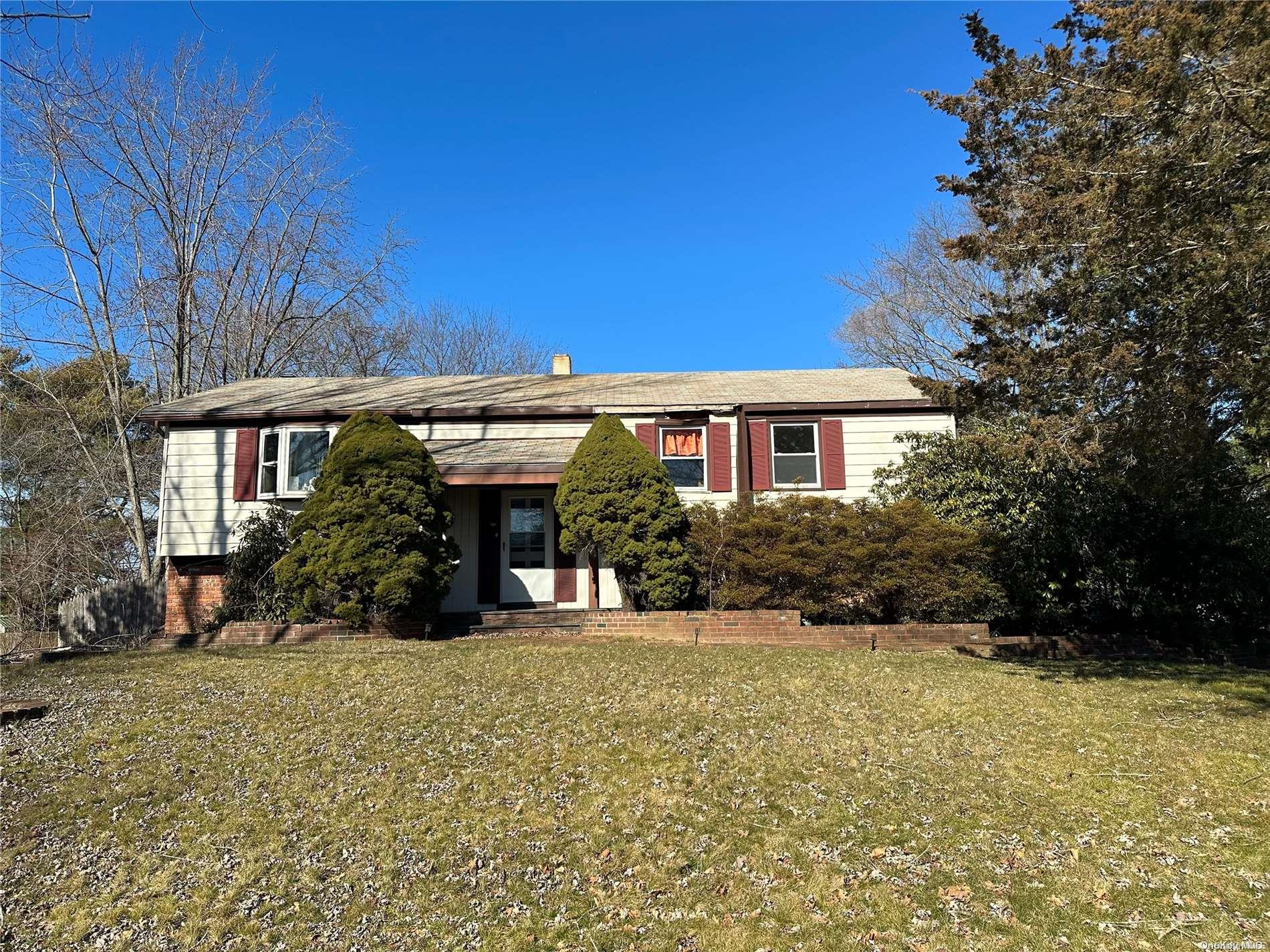 32 Malvern Lane, Stony Brook, NY 11790