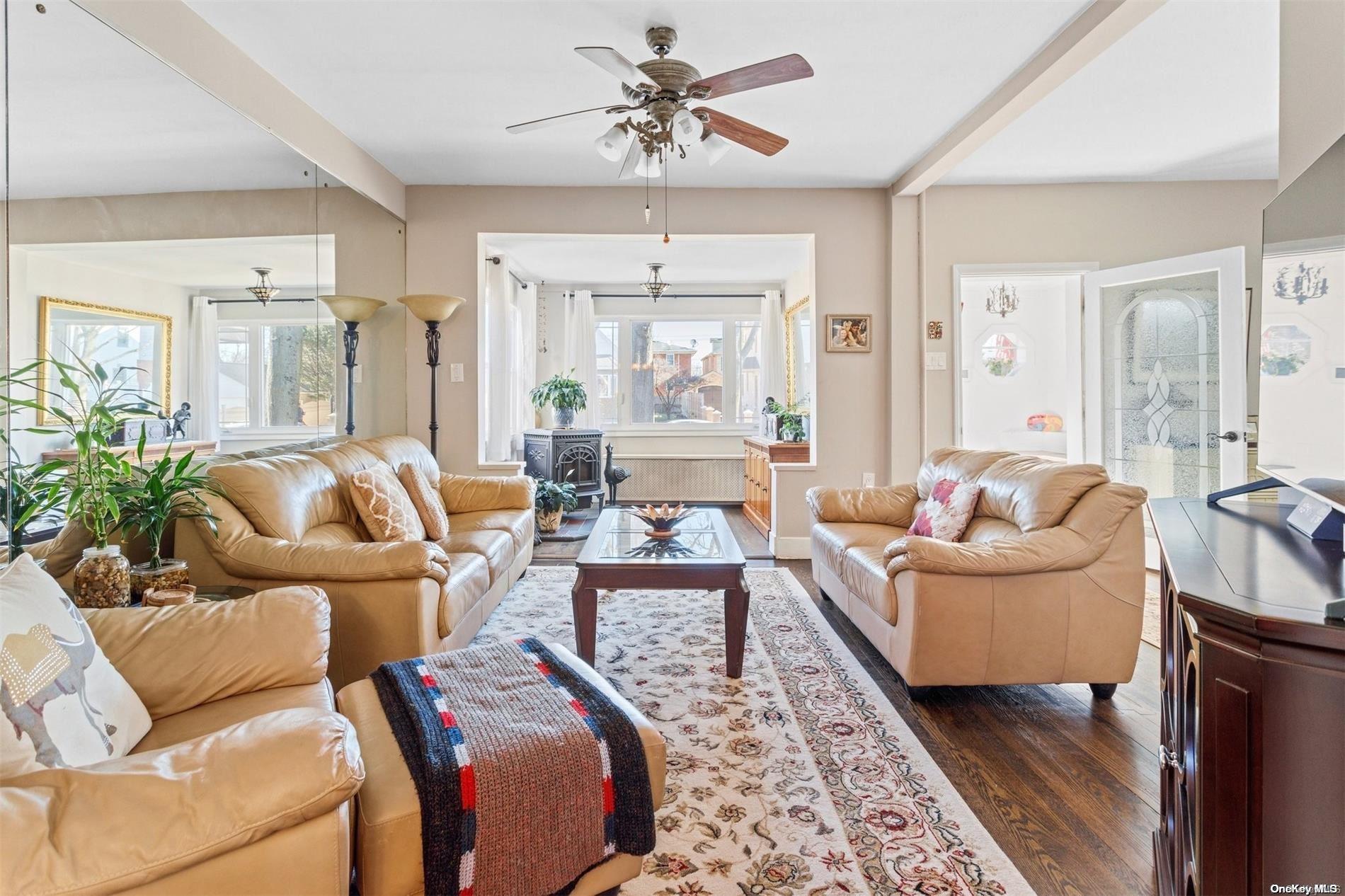 85-54 260th Street, Floral Park, NY 11001