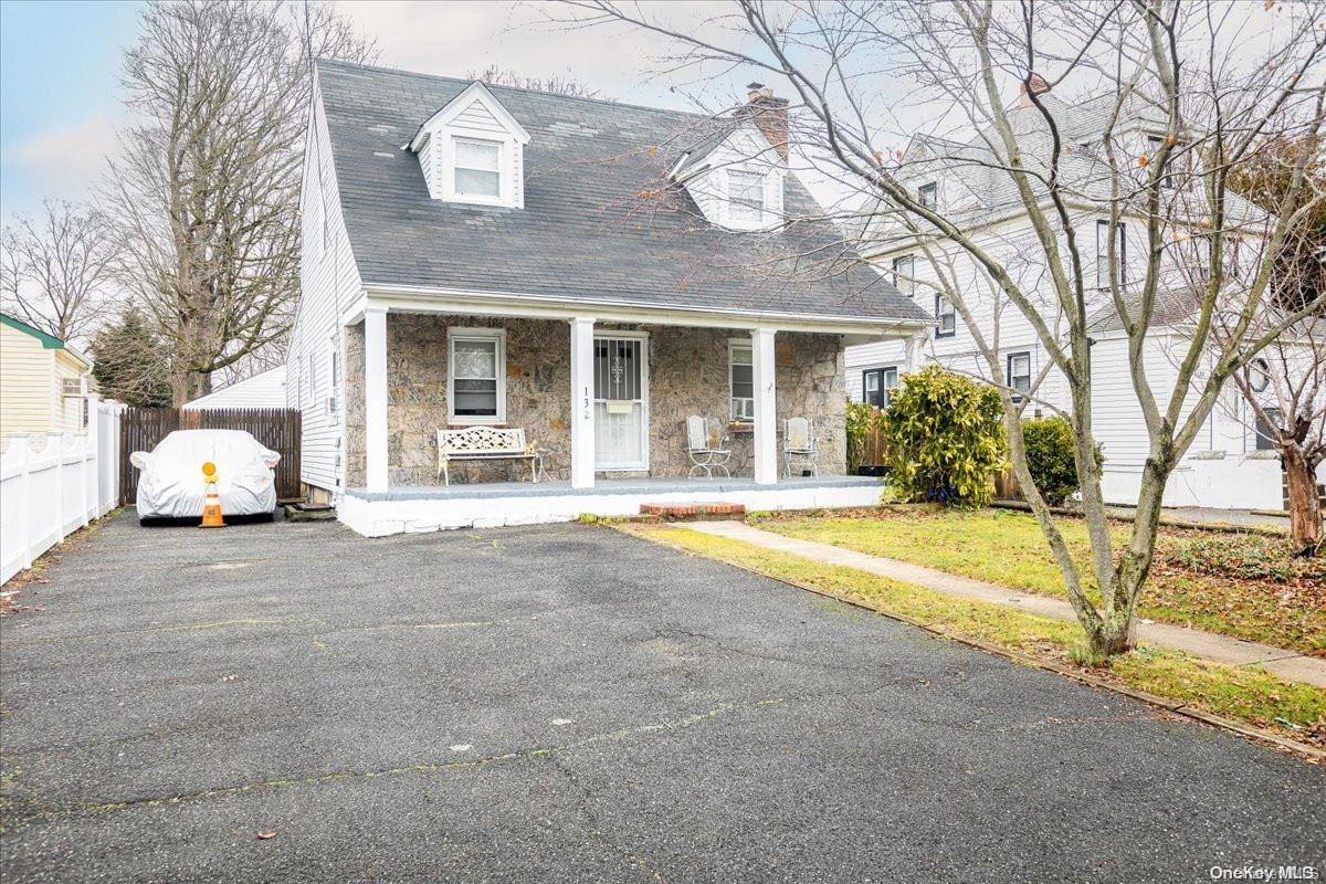 132 Pearsall Avenue, Freeport, NY 11520