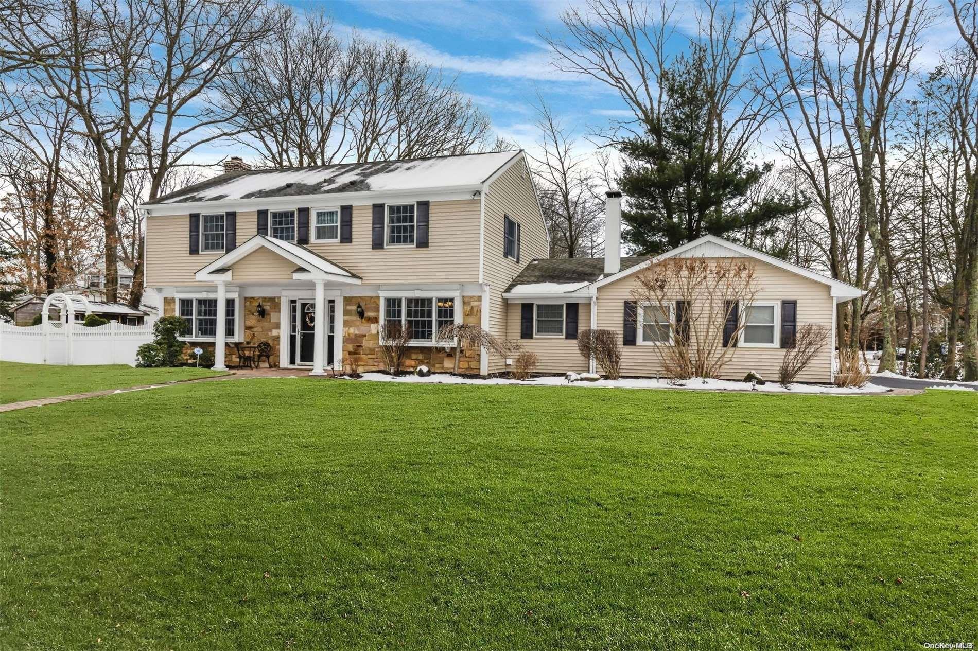 2 Burgess Lane, Stony Brook, NY 11790