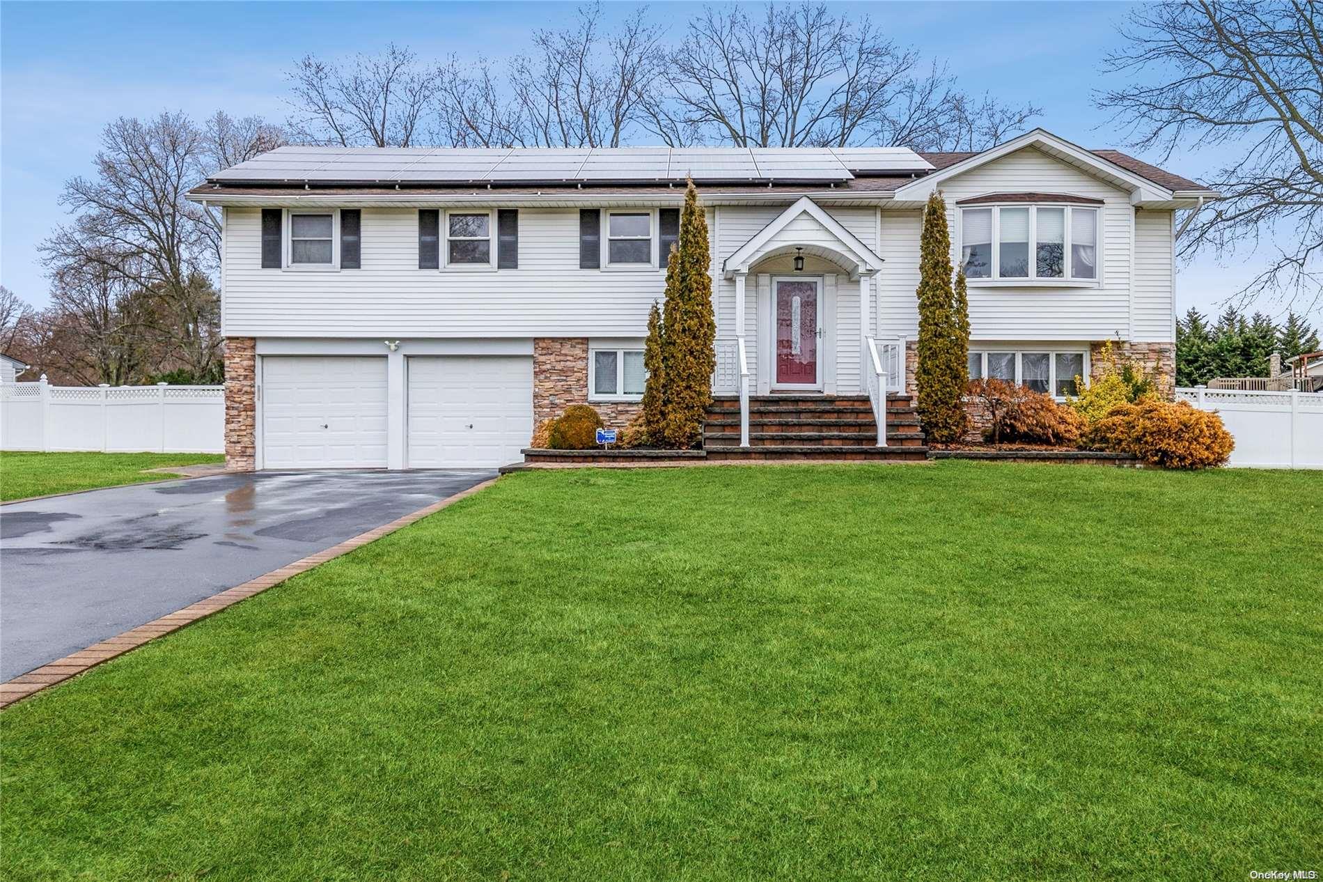 3 Wendy Lane, East Northport, NY 11731