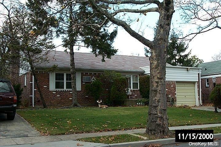 864 Niagara Street, Elmont, NY 11003