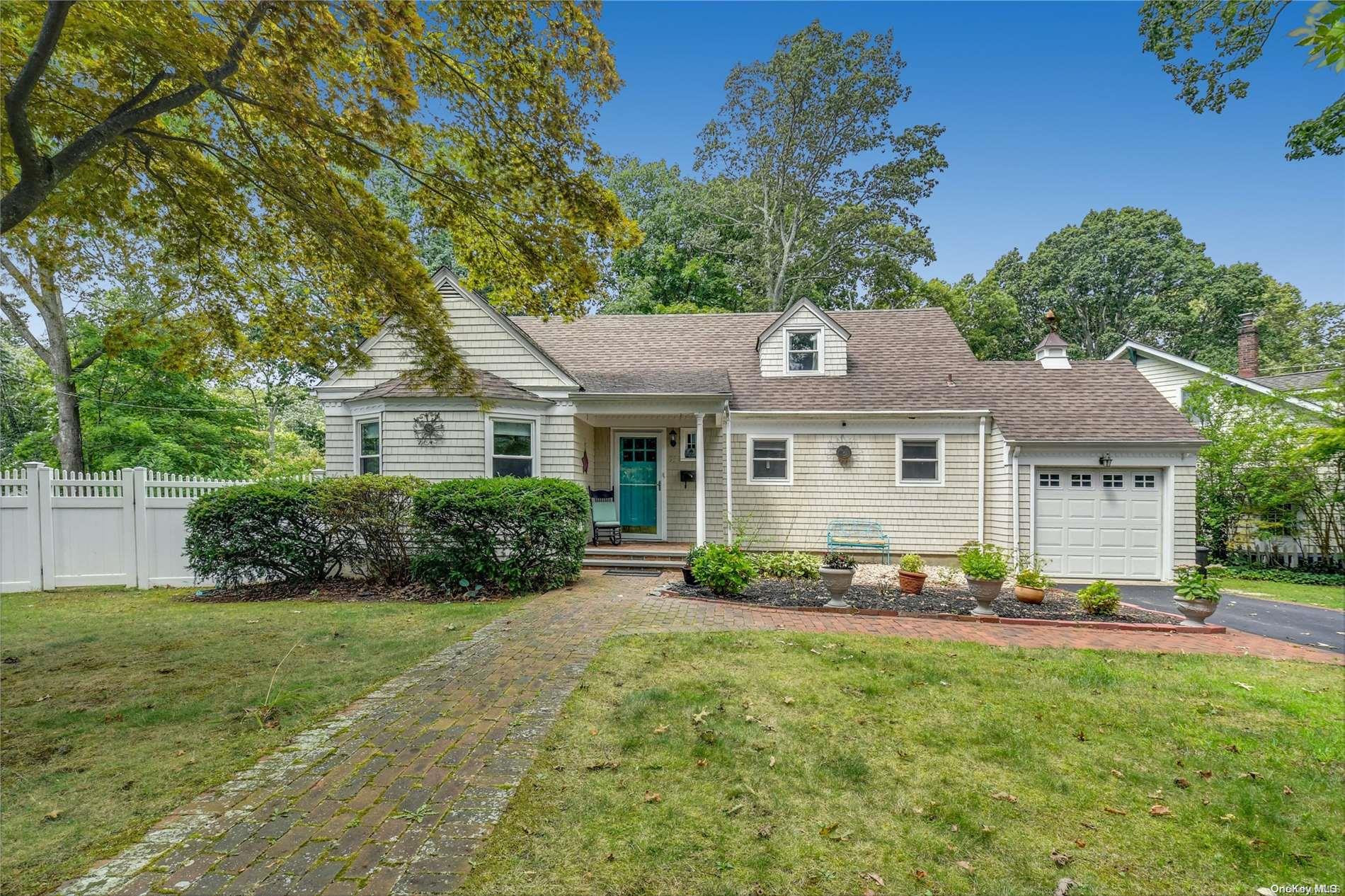 93 Scudder Place, Northport, NY 11768