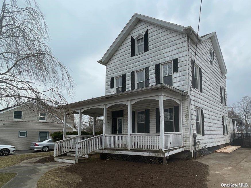 36 Shore Lane, Bay Shore, NY 11706