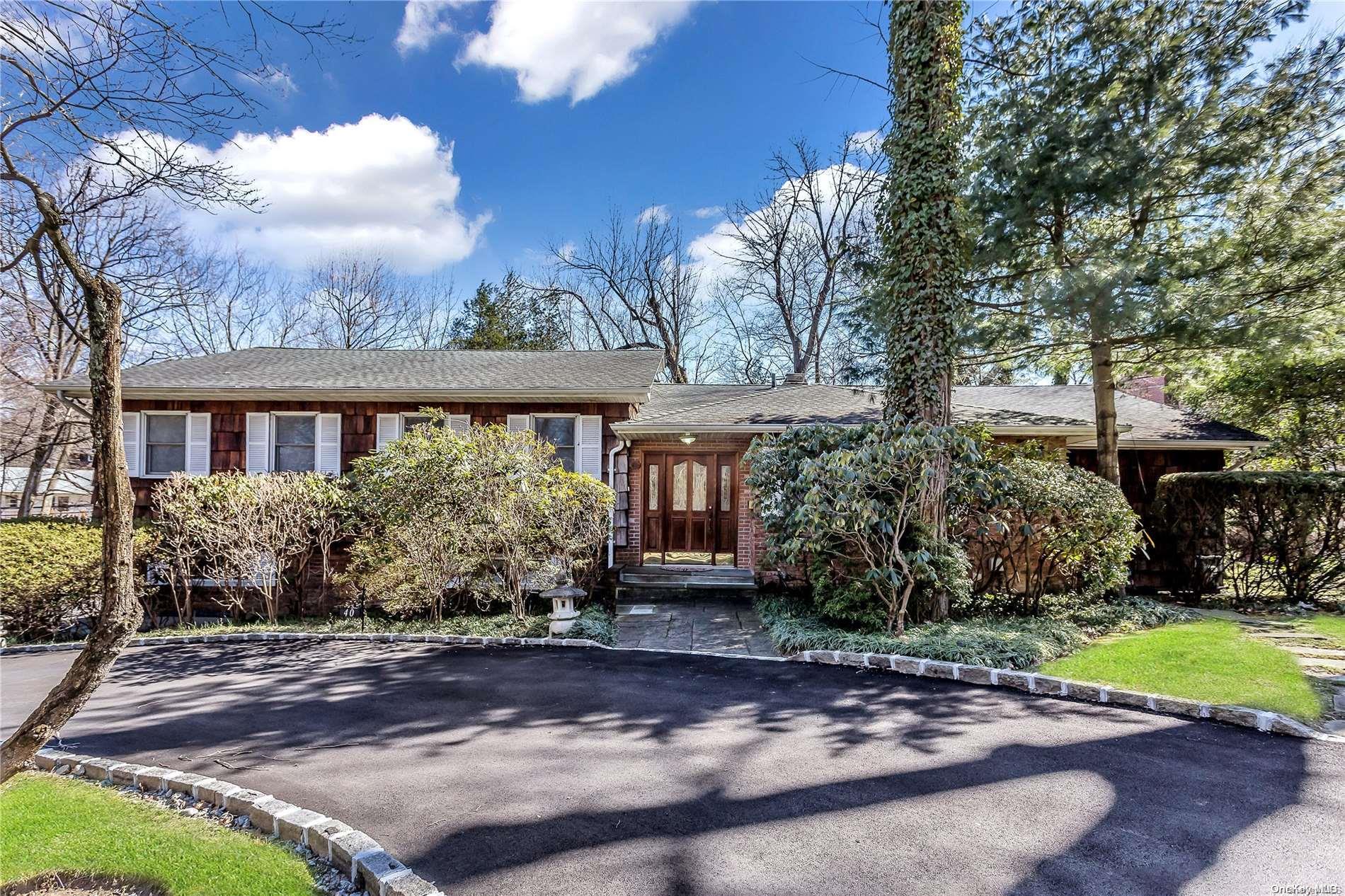 40 Melbourne Road, Great Neck, NY 11021