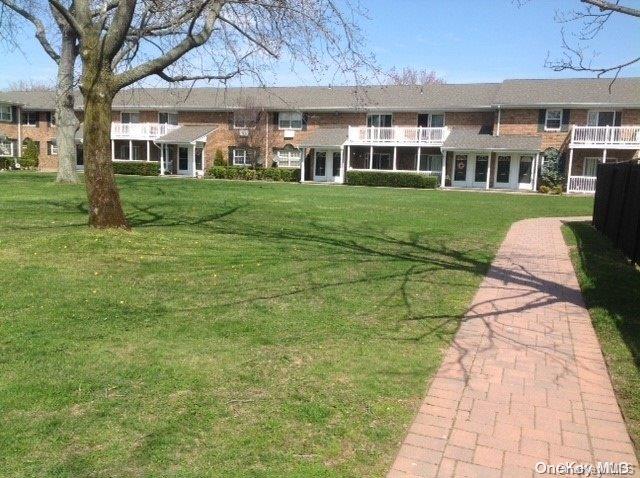 16 Saxon Avenue # 23, Bay Shore, NY 11706