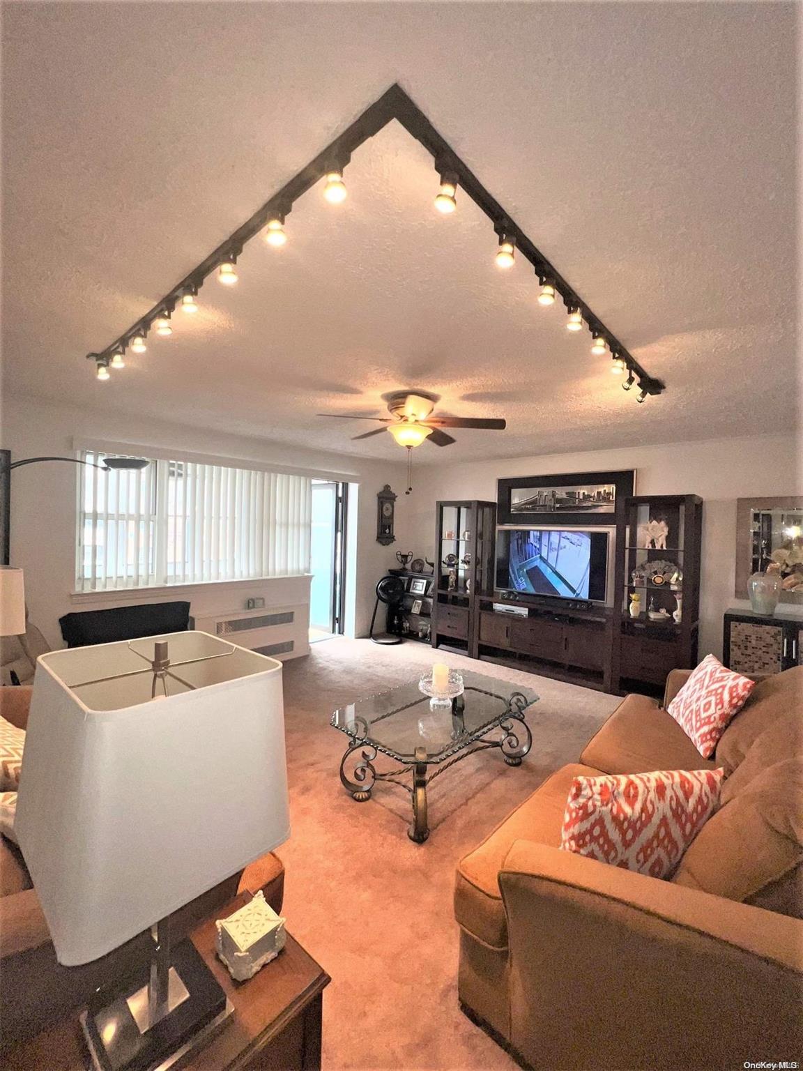 8935 155 Avenue # 4G, Lindenwood, NY 11414