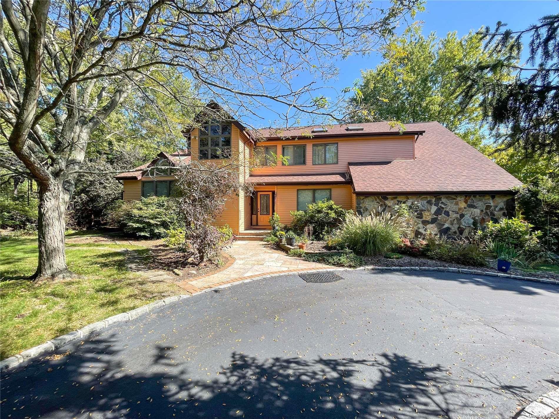 6 Buckingham Court, Head Of The Harbor, NY 11780