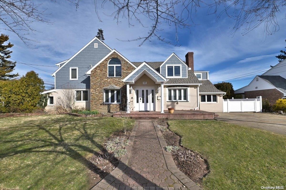 248 Dow Avenue, Carle Place, NY 11514