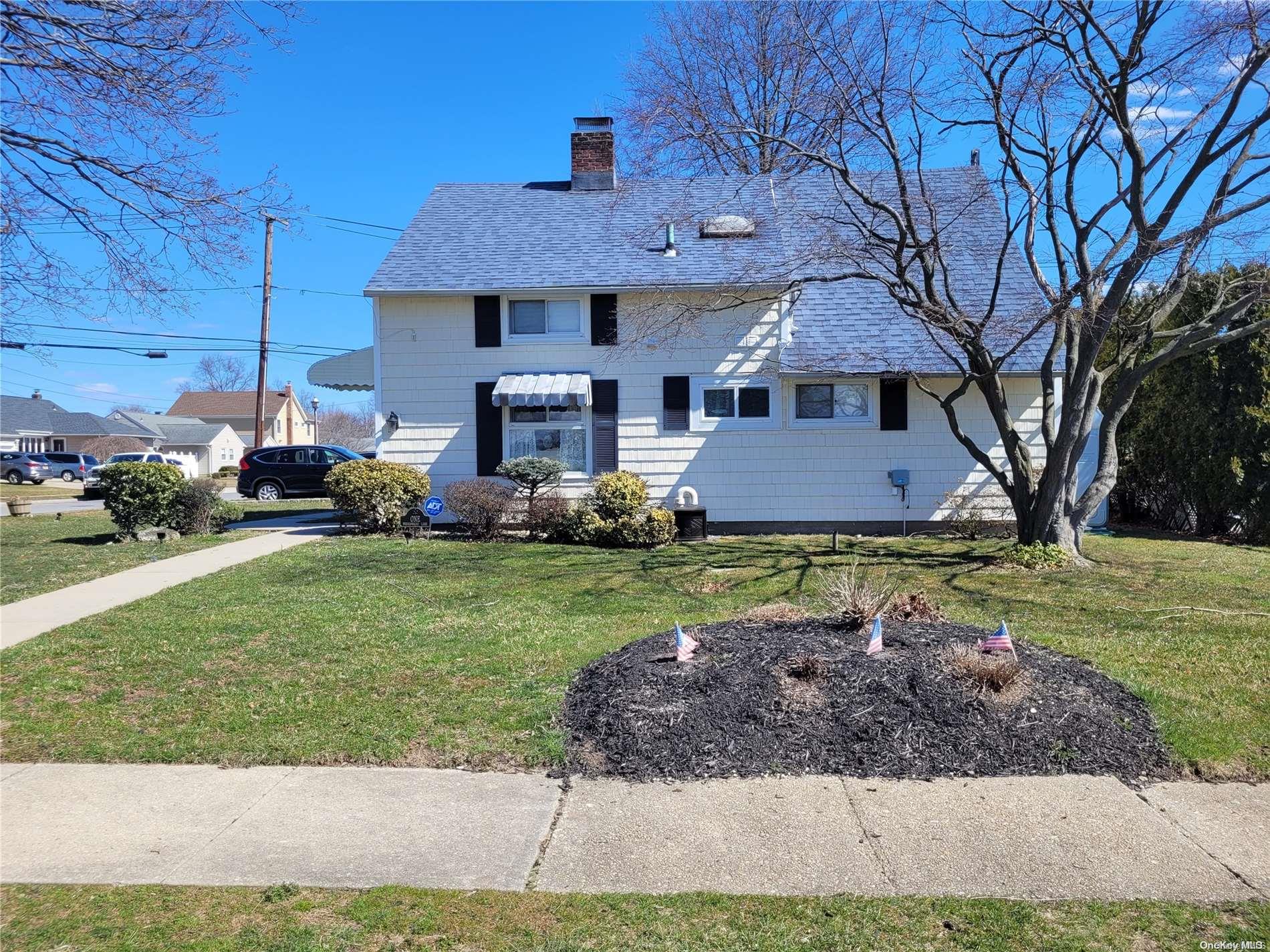 1 Wheelwright Lane, Levittown, NY 11756