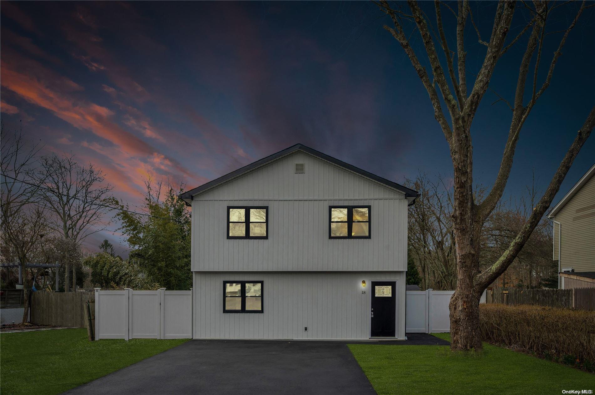 18 Kameo Drive, Mastic, NY 11950