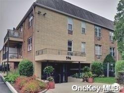596 Broadway # 18A, Lynbrook, NY 11563