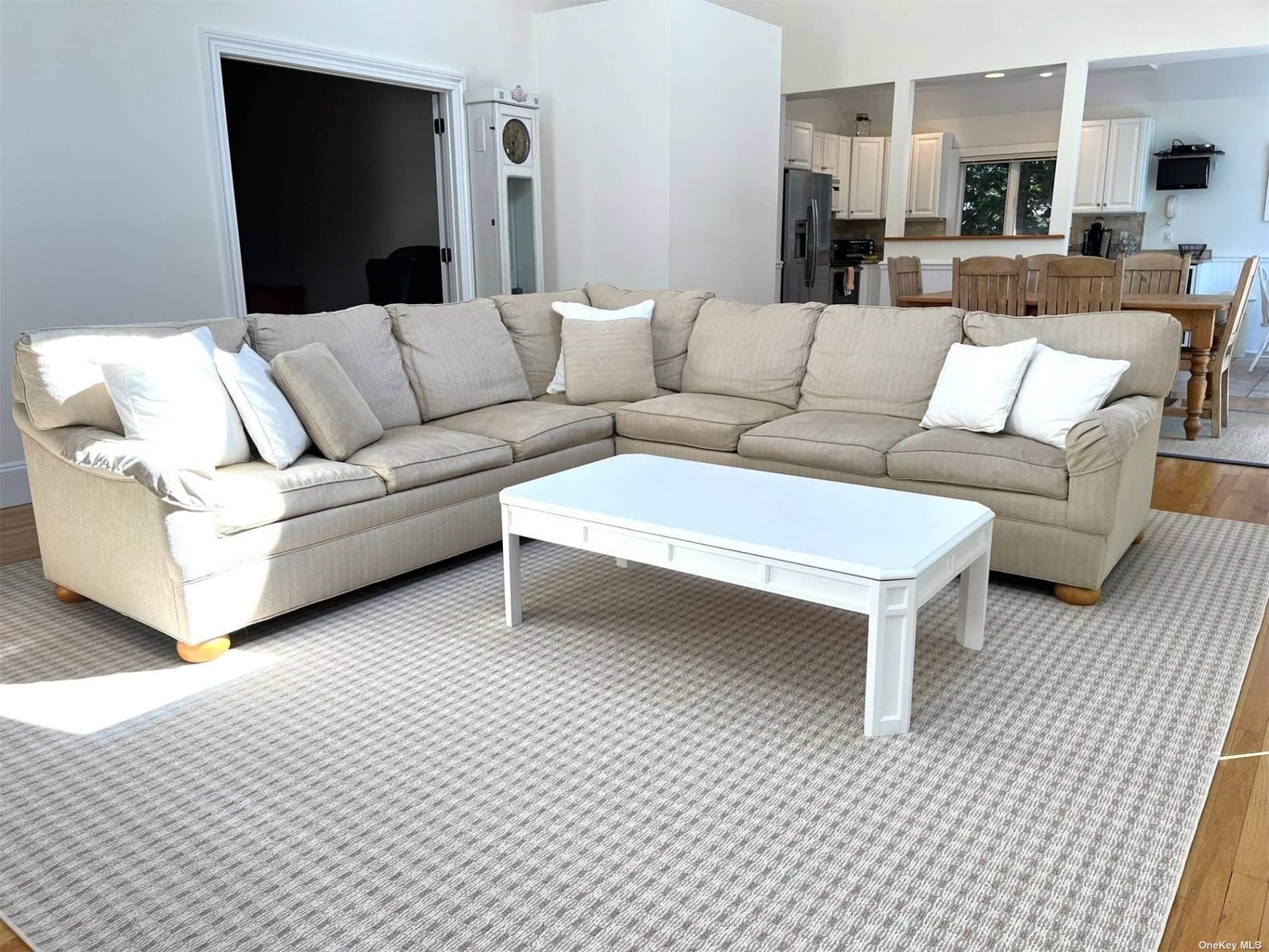 43 Bridle Path, Westhampton Beach, NY 11978