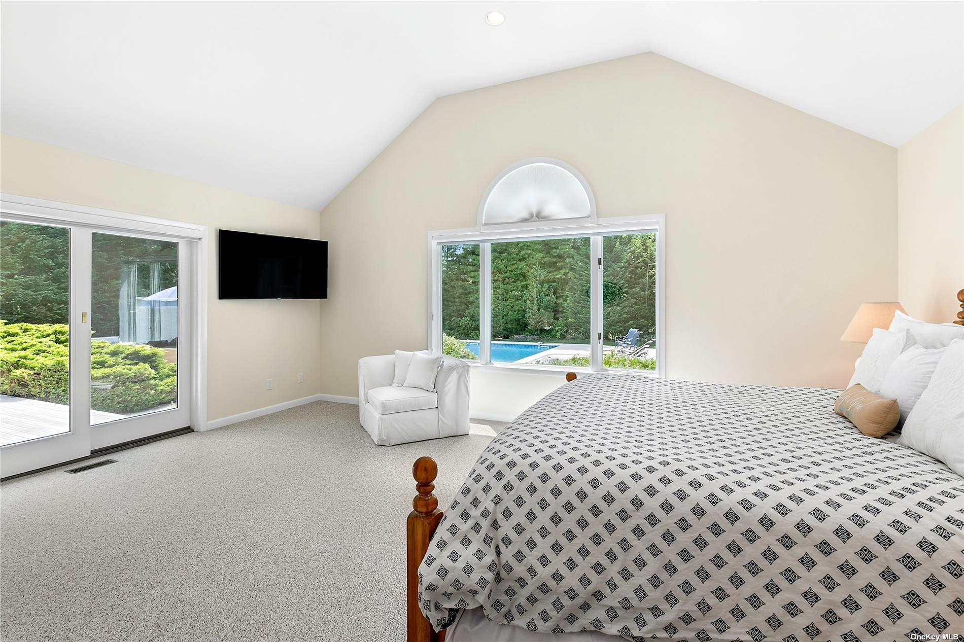 43 Bridle Path, Westhampton Beach, NY 11978