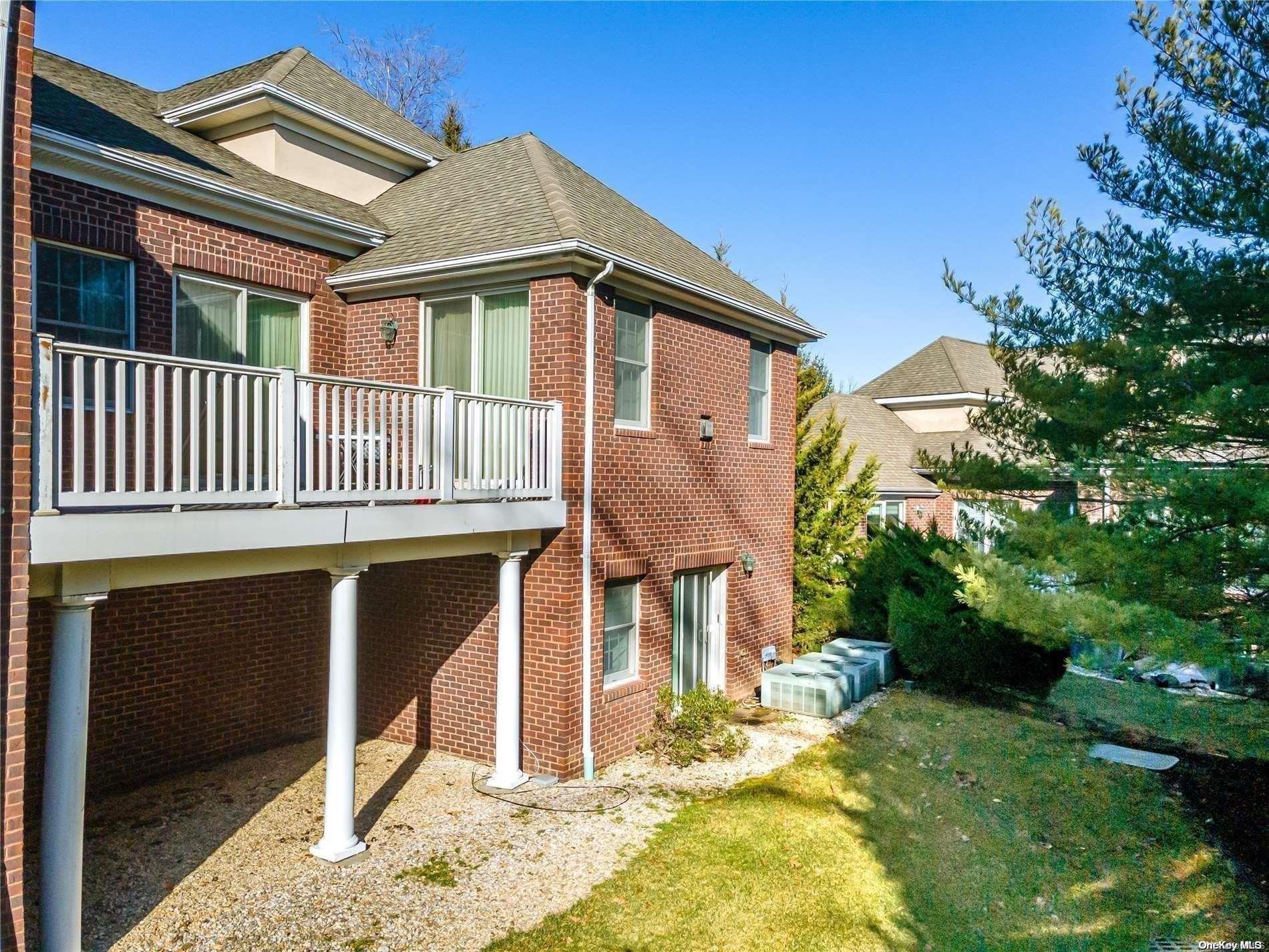 82 Kensington Circle # -, Manhasset, NY 11030