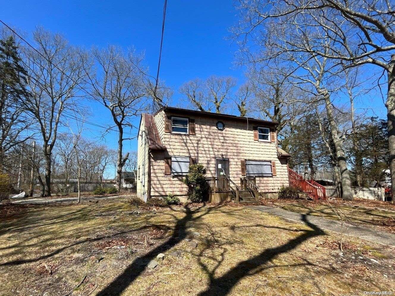 123 Patchogue Avenue, Mastic, NY 11950