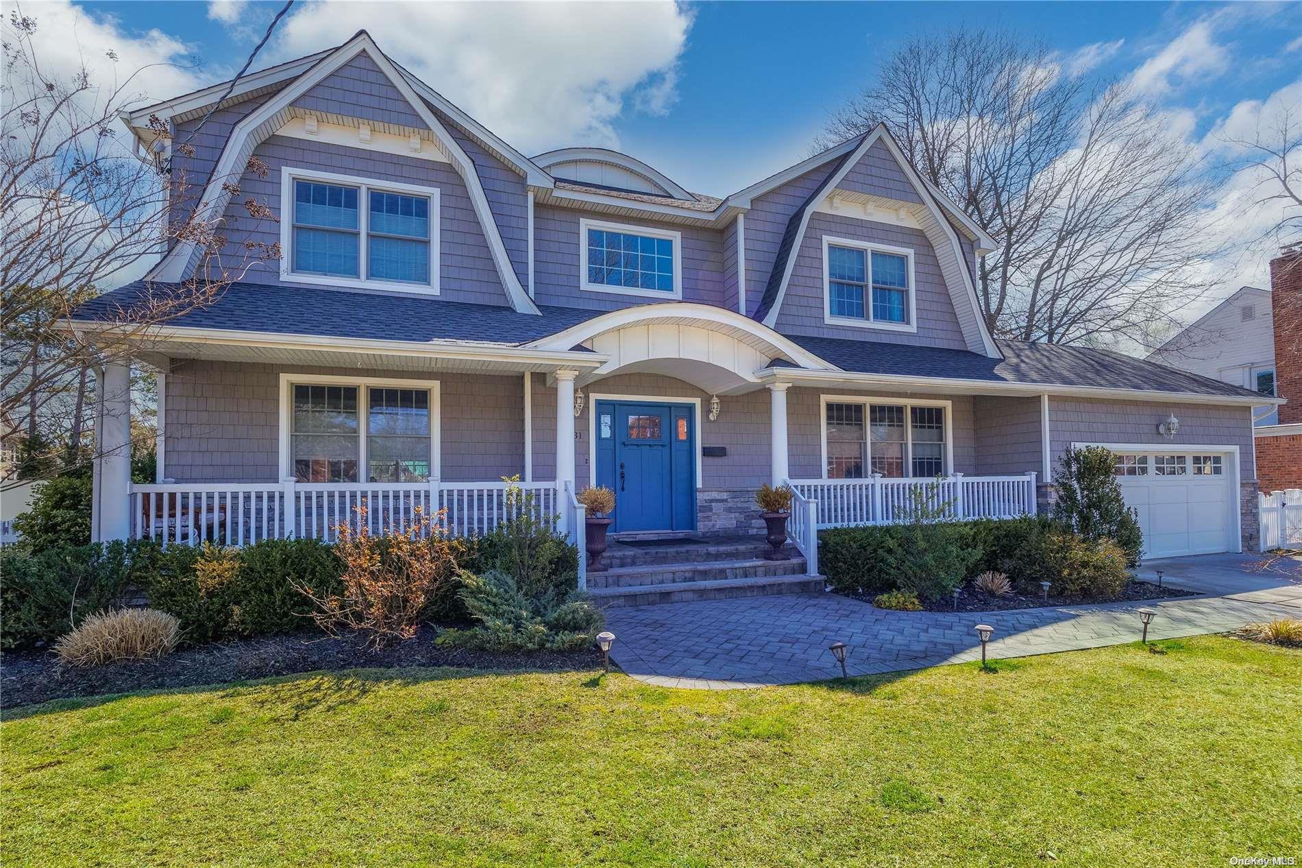 31 Davison Place, Rockville Centre, NY 11570