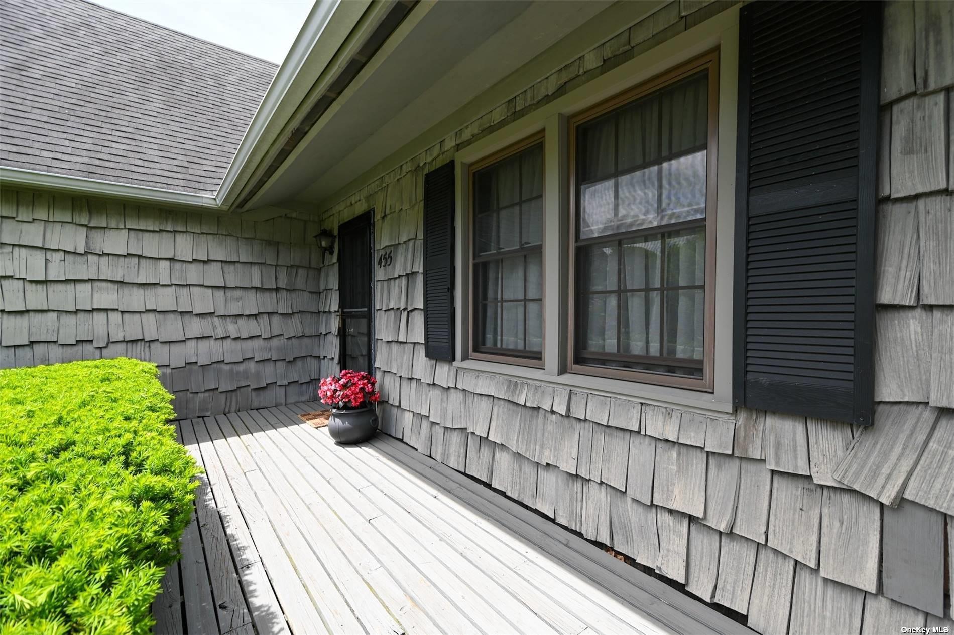 455 Fred Street, New Suffolk, NY 11956