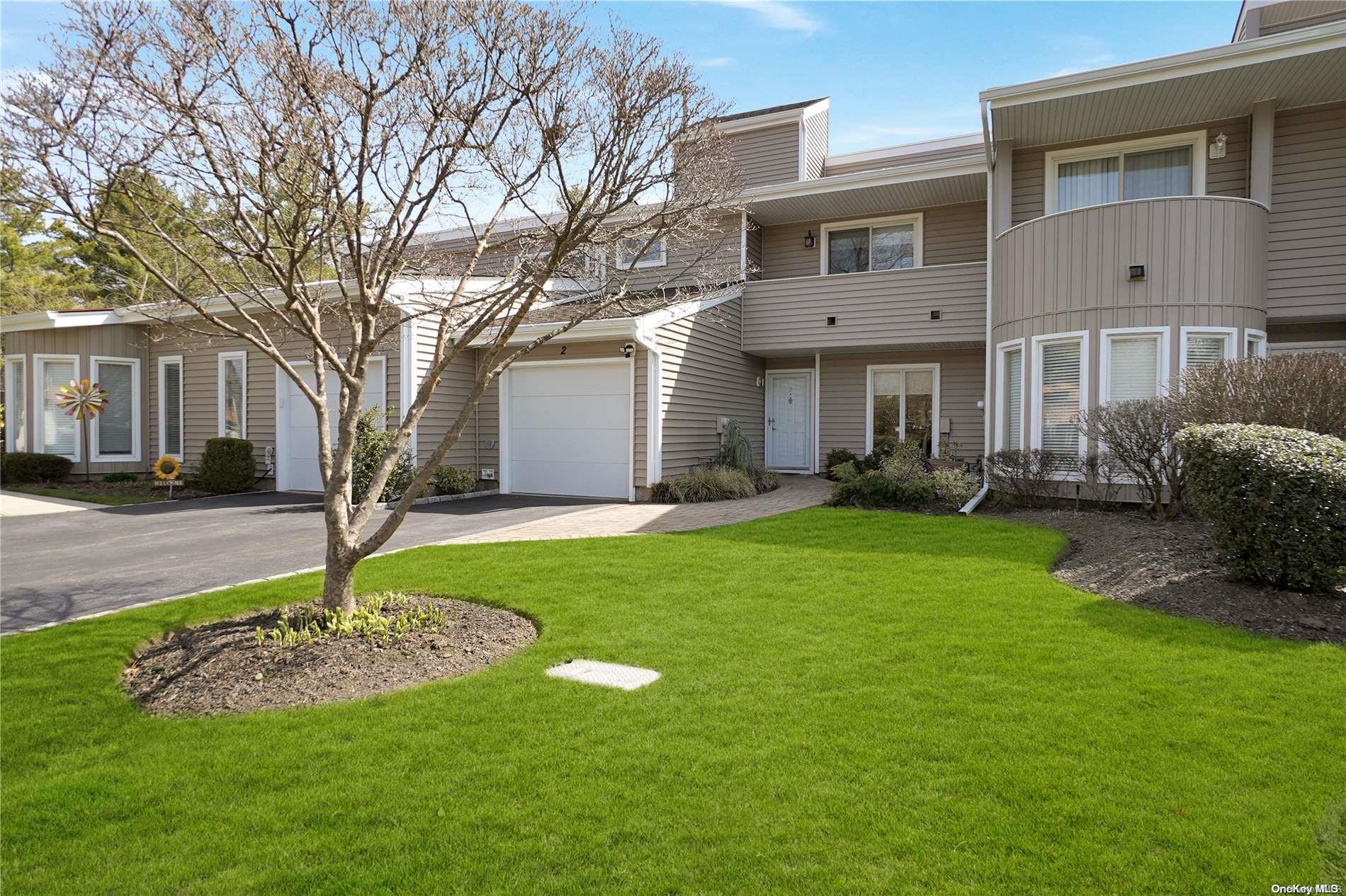 2 Kristin Lane # 2, Hauppauge, NY 11788