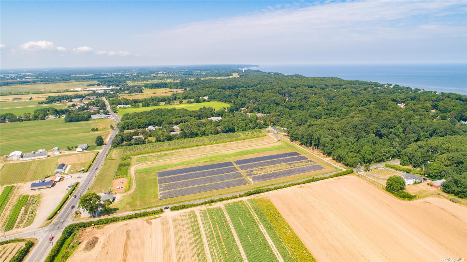 3360 Sound Ave, Riverhead, NY 11901