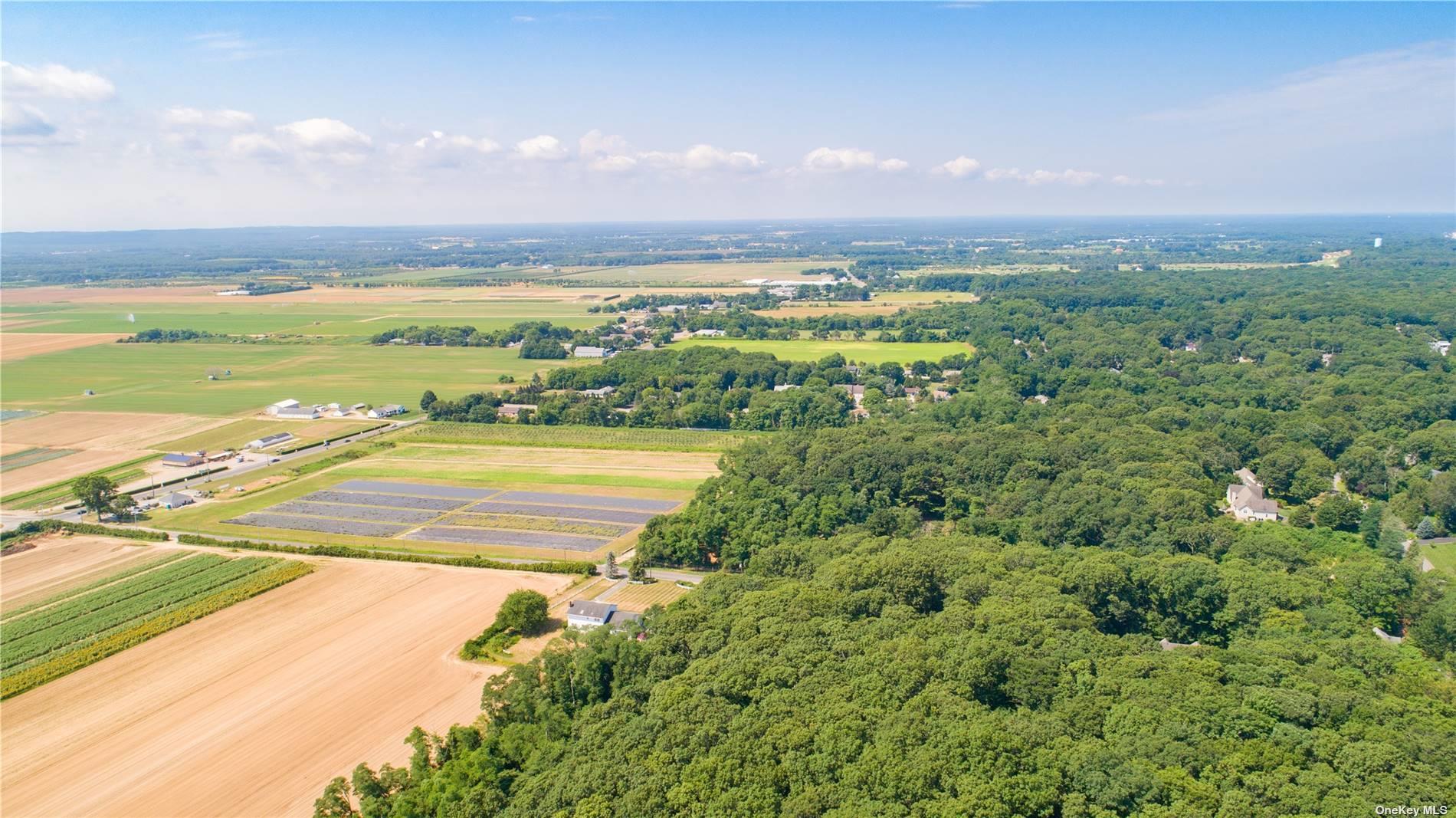 3360 Sound Ave, Riverhead, NY 11901