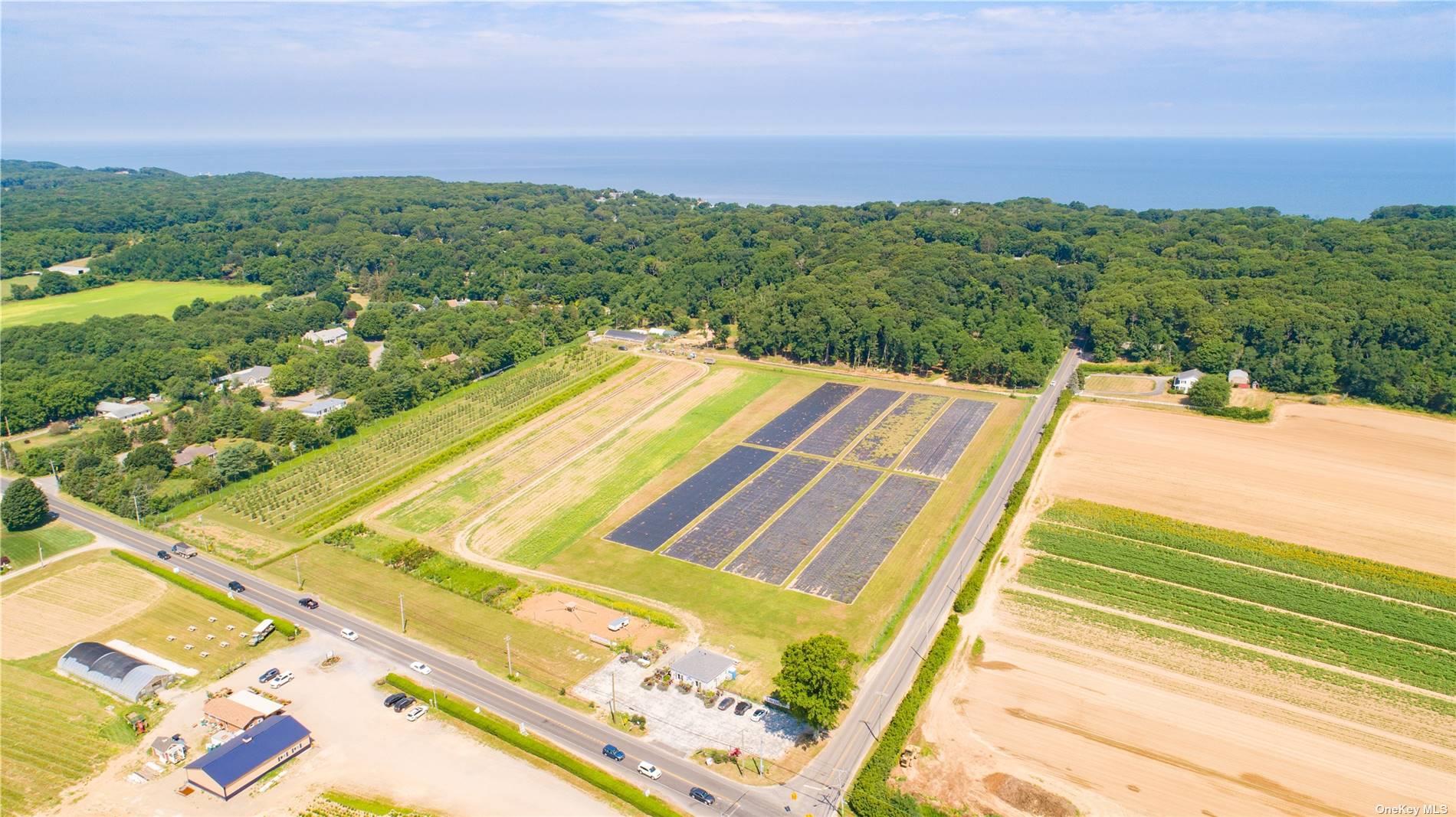 3360 Sound Ave, Riverhead, NY 11901