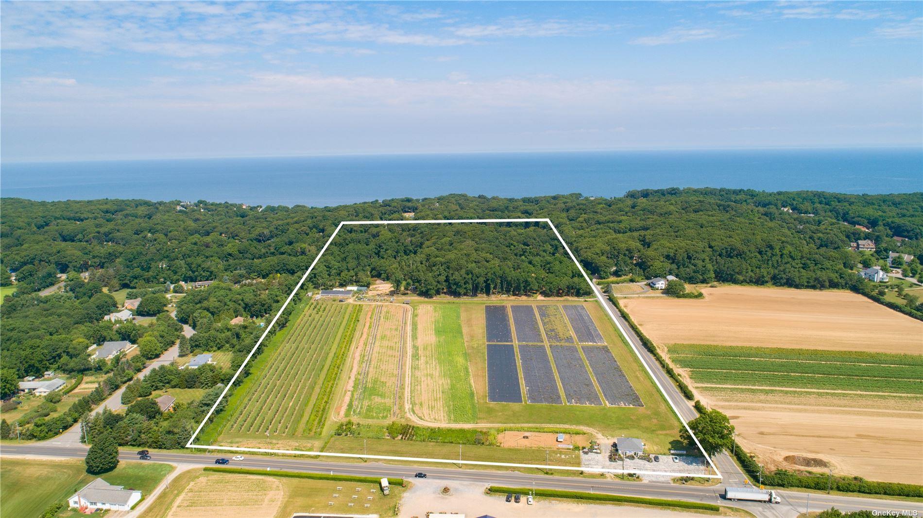 3360 Sound Ave, Riverhead, NY 11901