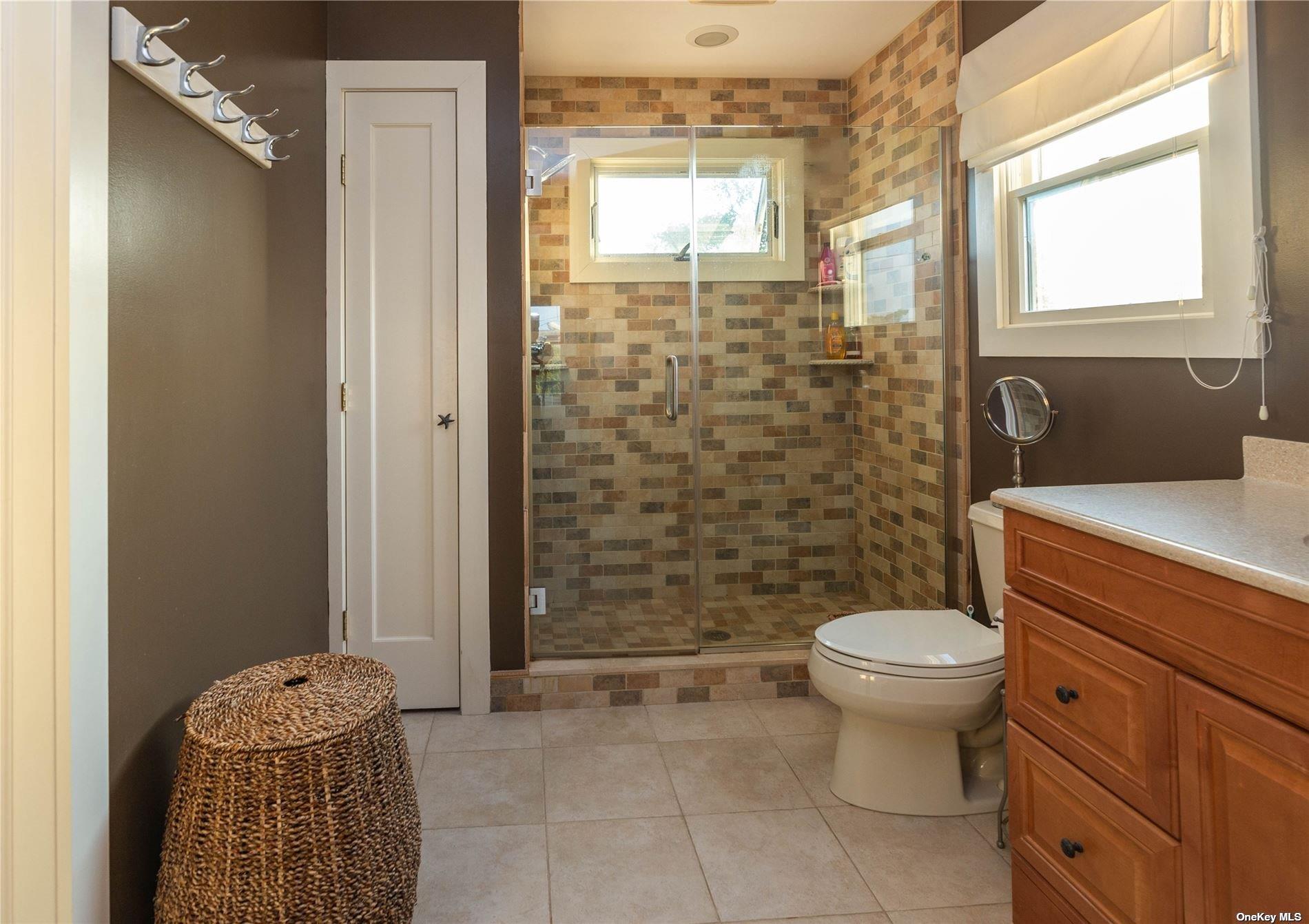 31 Homesite, Seaview, NY 11770