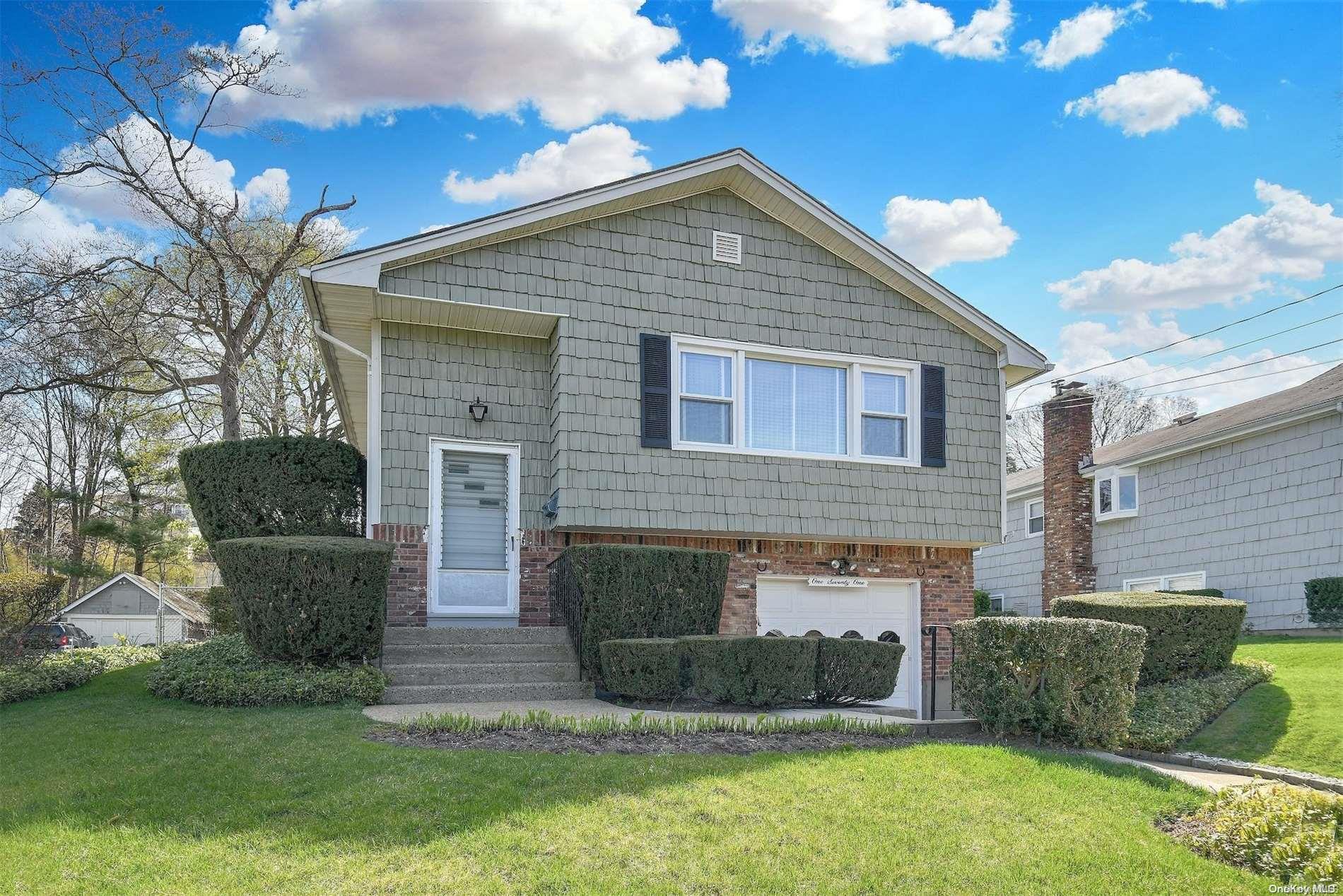 171 School Street, Oyster Bay, NY 11771