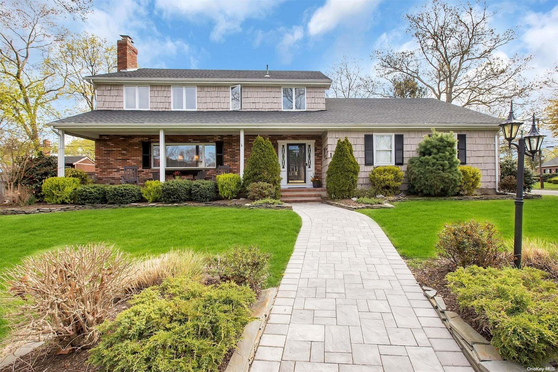 1 Hillside Avenue, Blue Point, NY 11715