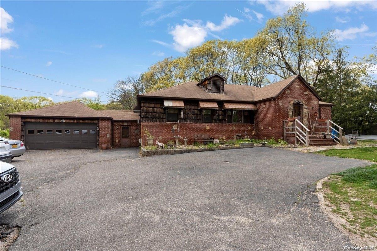 60 Meadow Glen Road, Northport, NY 11768