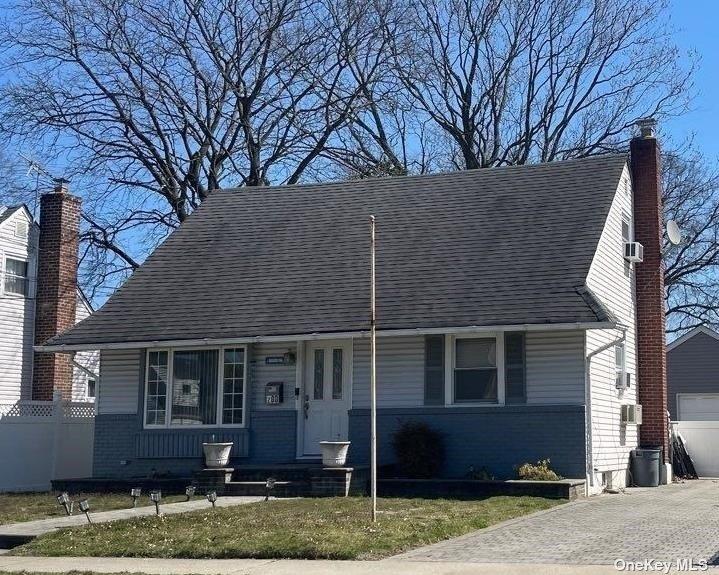 200 Raff Avenue, Elmont, NY 11003