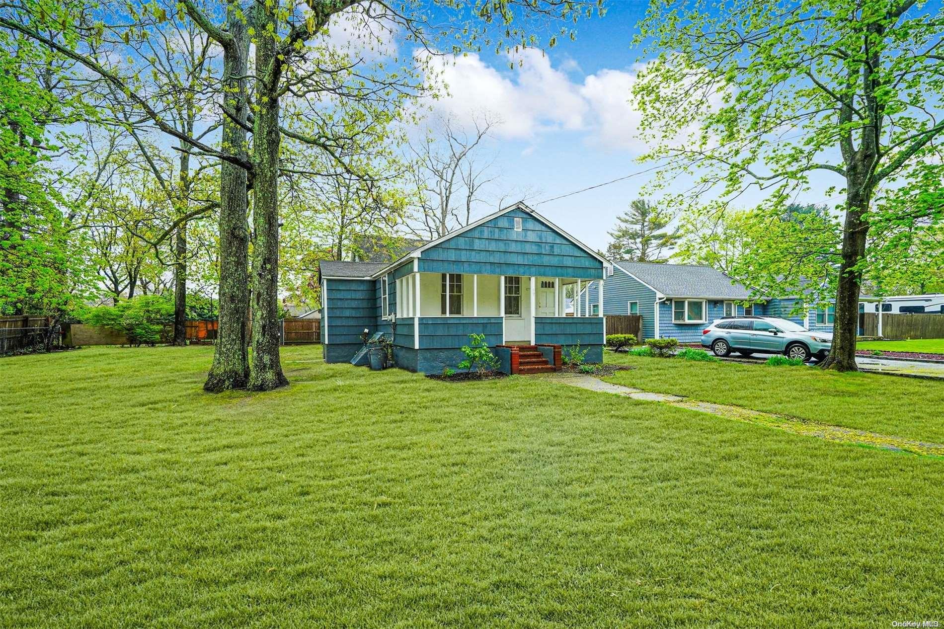 39 Park Boulevard, Yaphank, NY 11980