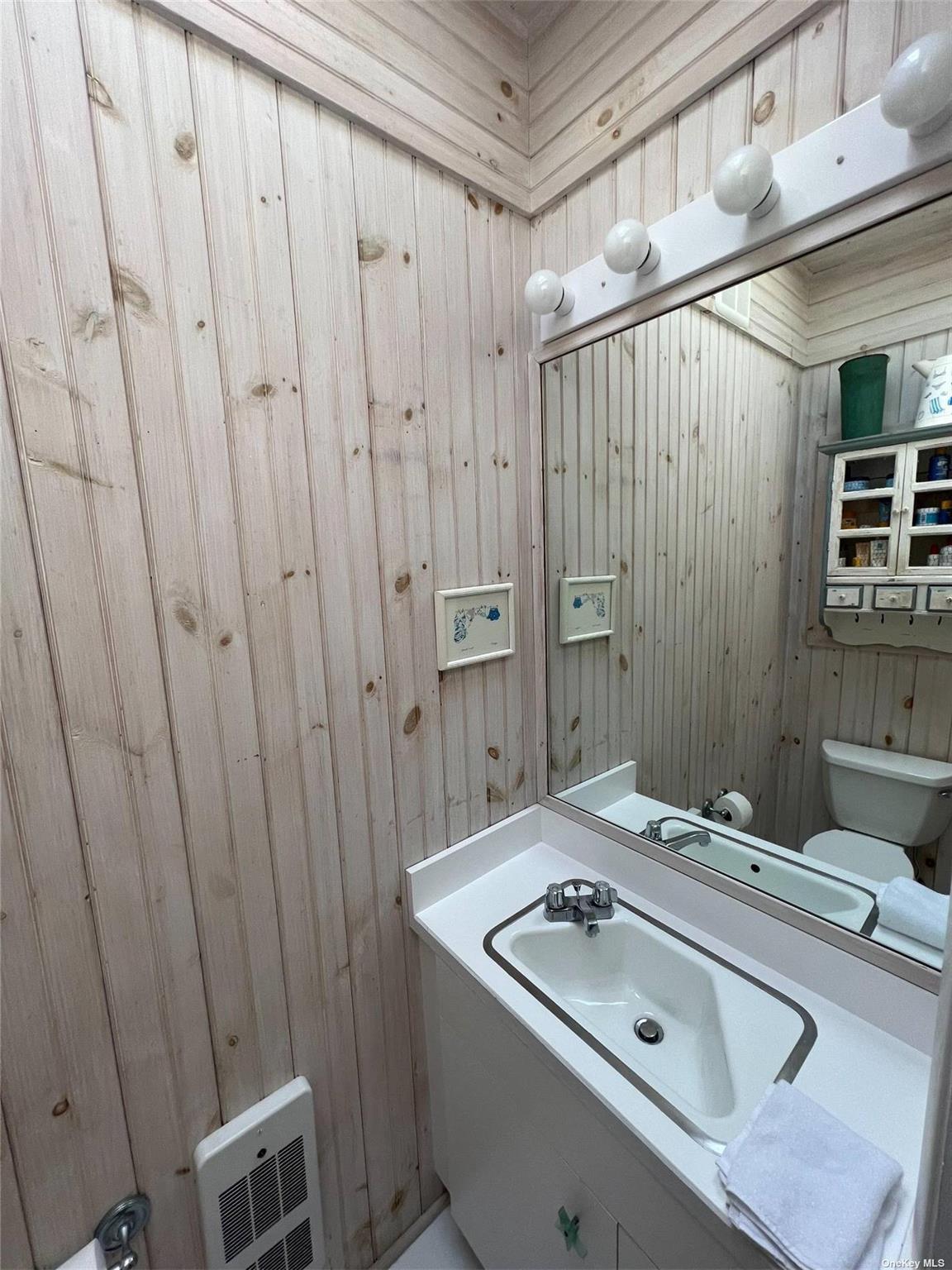 50 Homesite Walk, Seaview, NY 11770