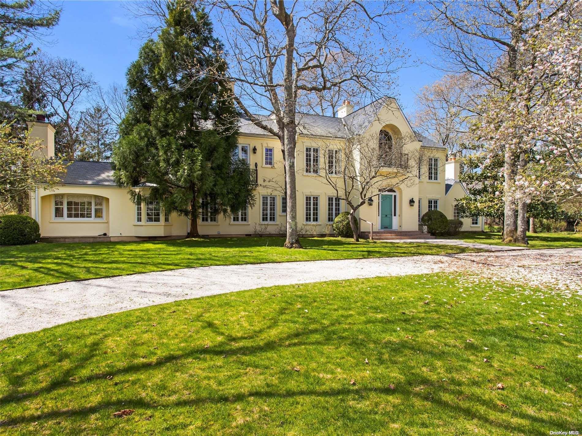 4 Oakland Lane, East Quogue, NY 11942