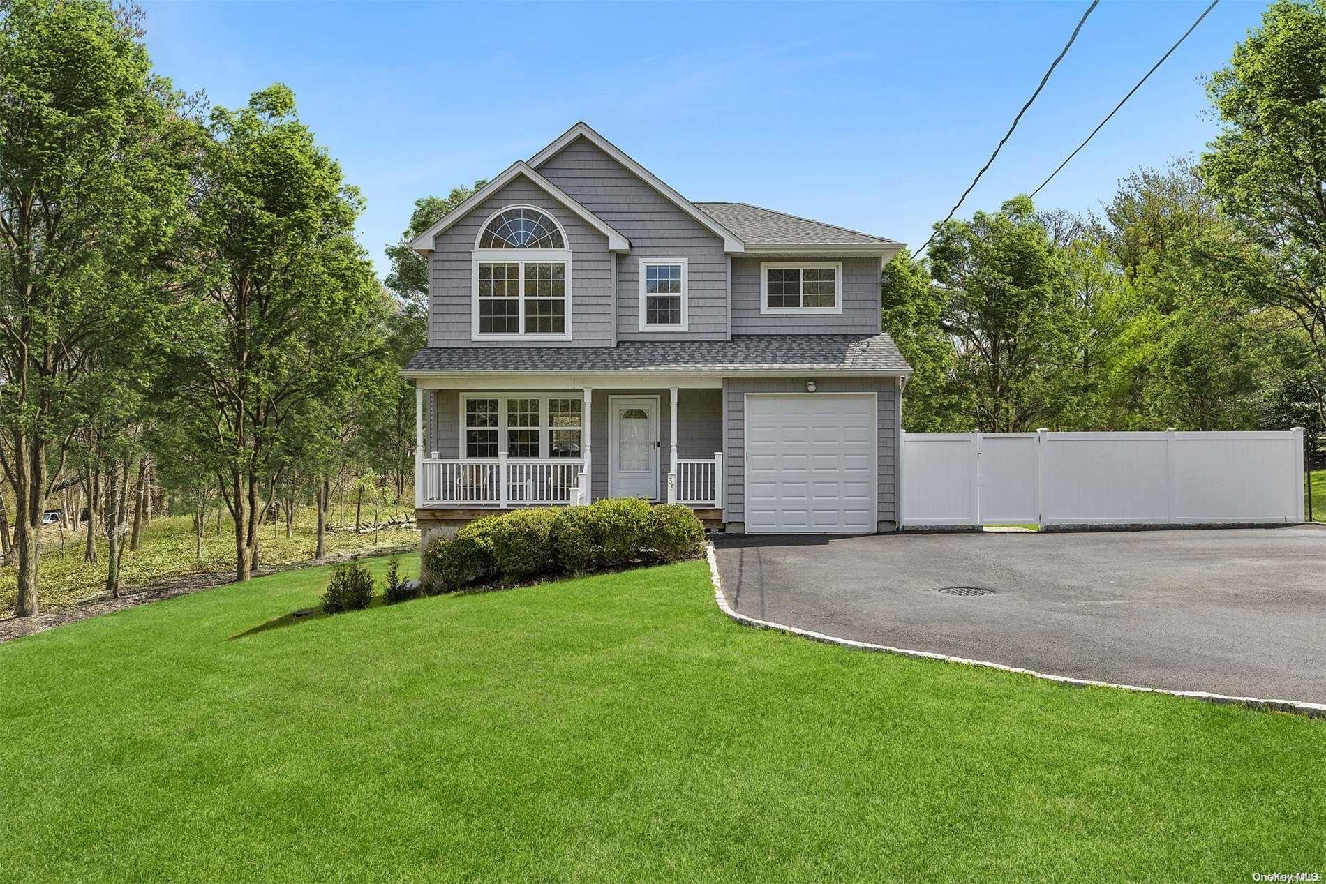 35 Starboard Road, Hampton Bays, NY 11946