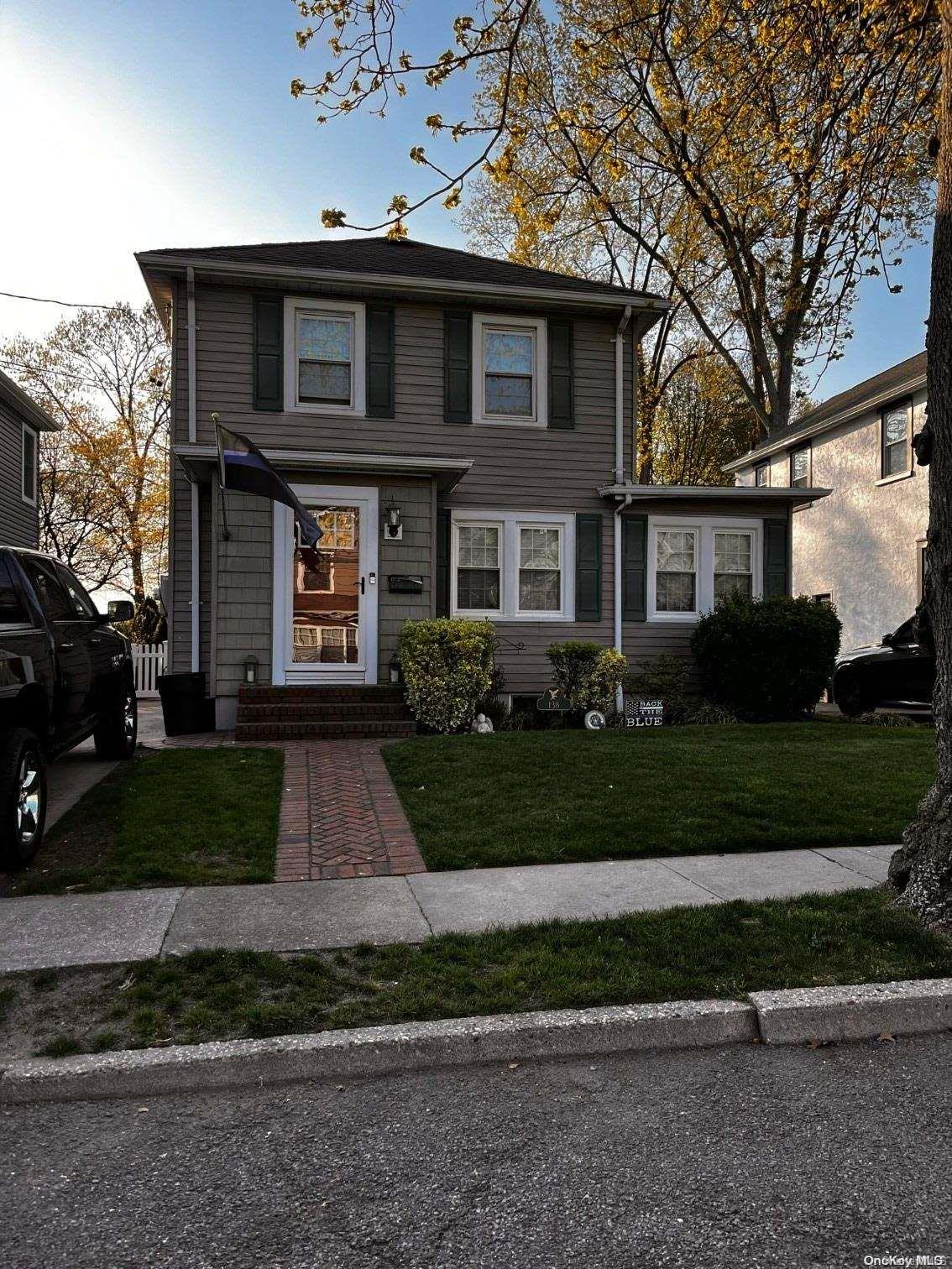 138 Geranium Avenue, Floral Park, NY 11001