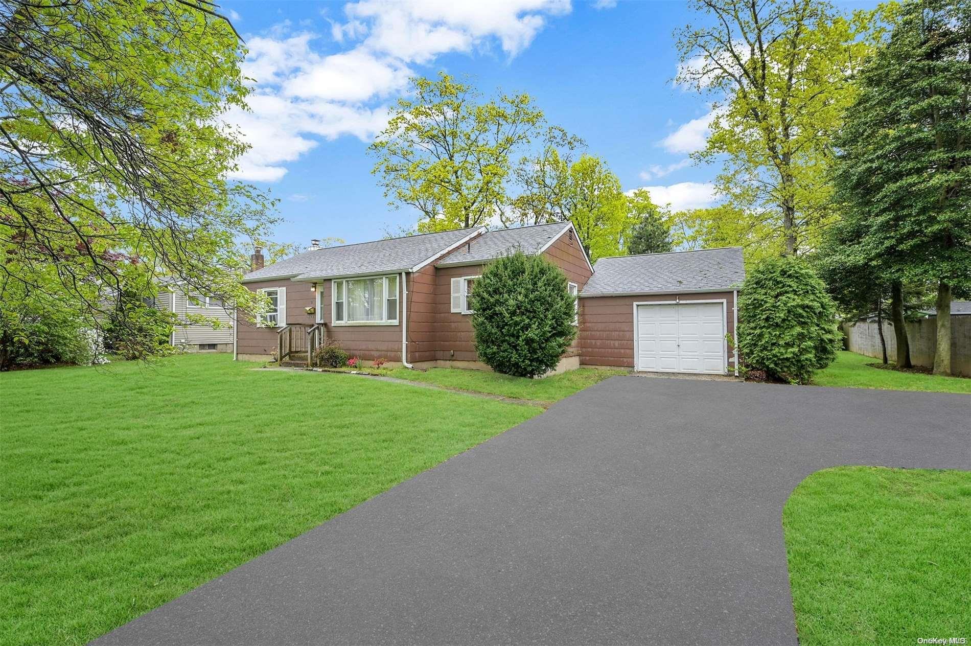 9 Carrington Drive, East Northport, NY 11731