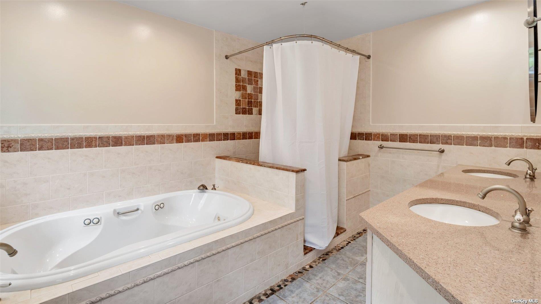 8 Coolidge Lane, East Quogue, NY 11942