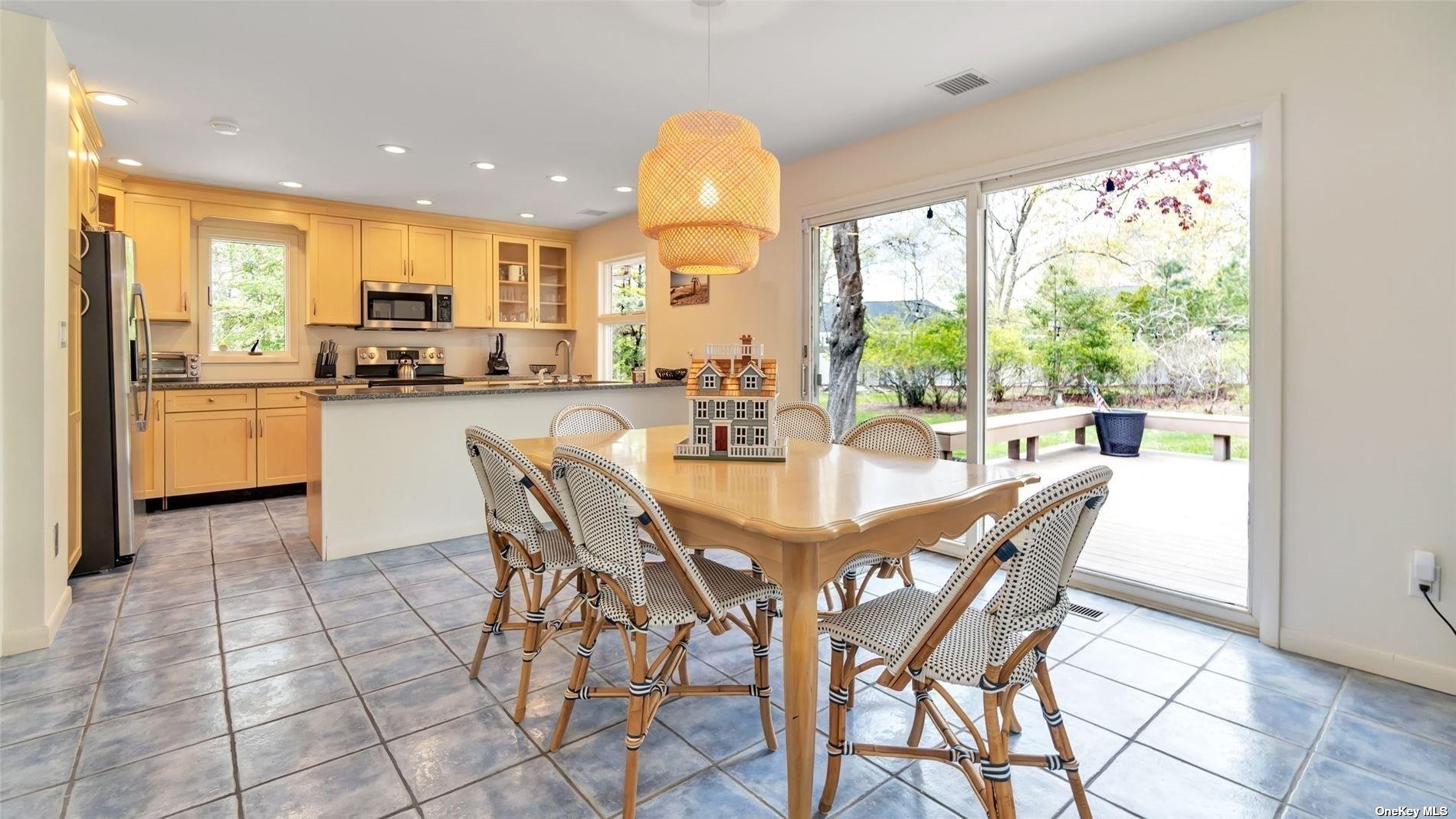 8 Coolidge Lane, East Quogue, NY 11942