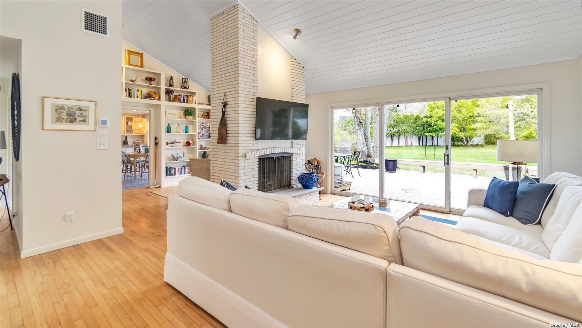 8 Coolidge Lane, East Quogue, NY 11942