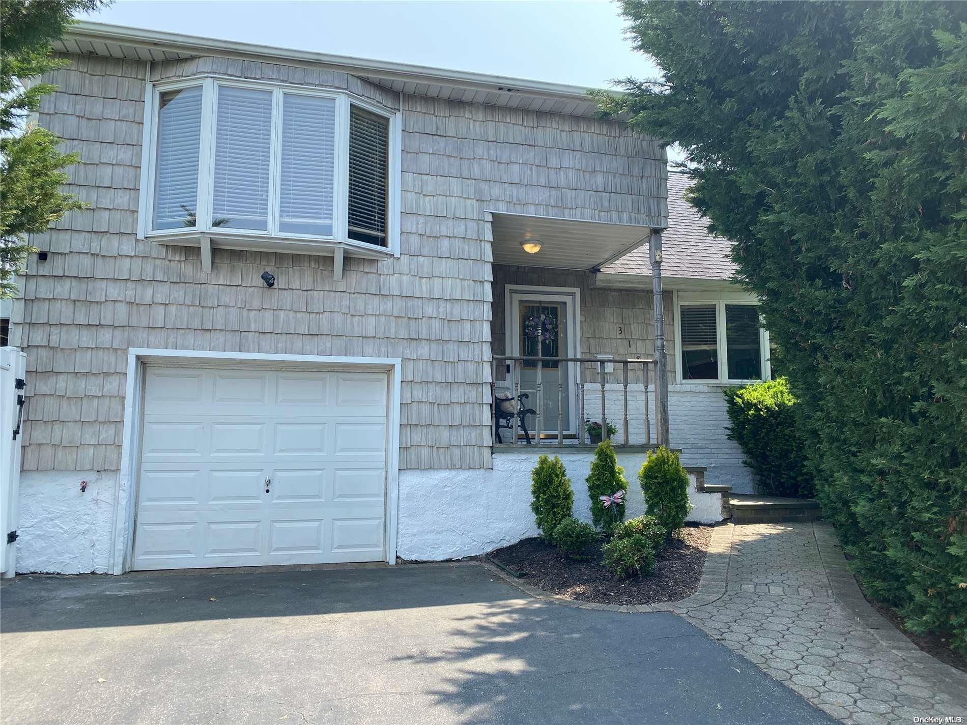 318 N Hickory Street, Massapequa, NY 11758