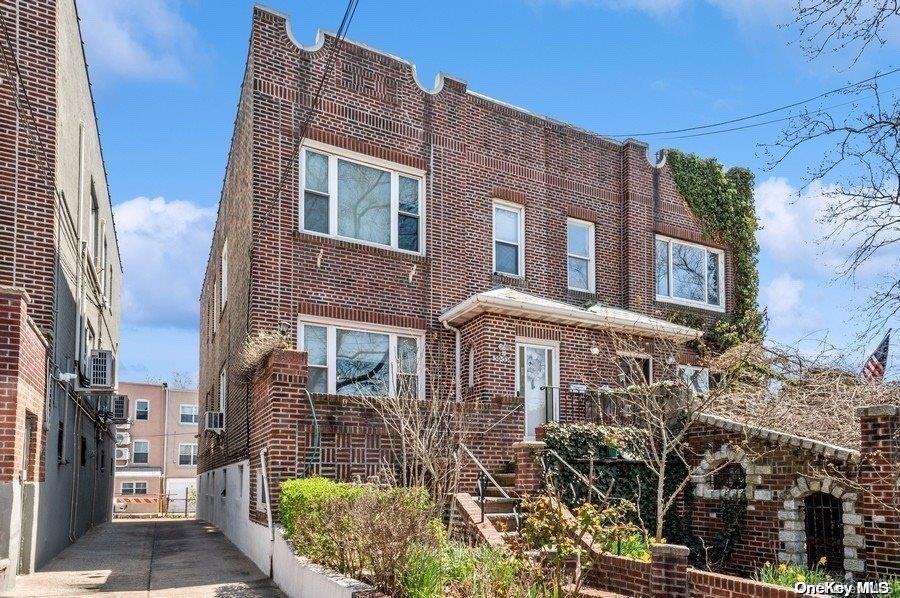50-53 39th Place, Sunnyside, NY 11104