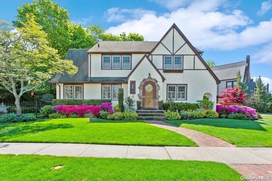 375 Brower Avenue, Rockville Centre, NY 11570