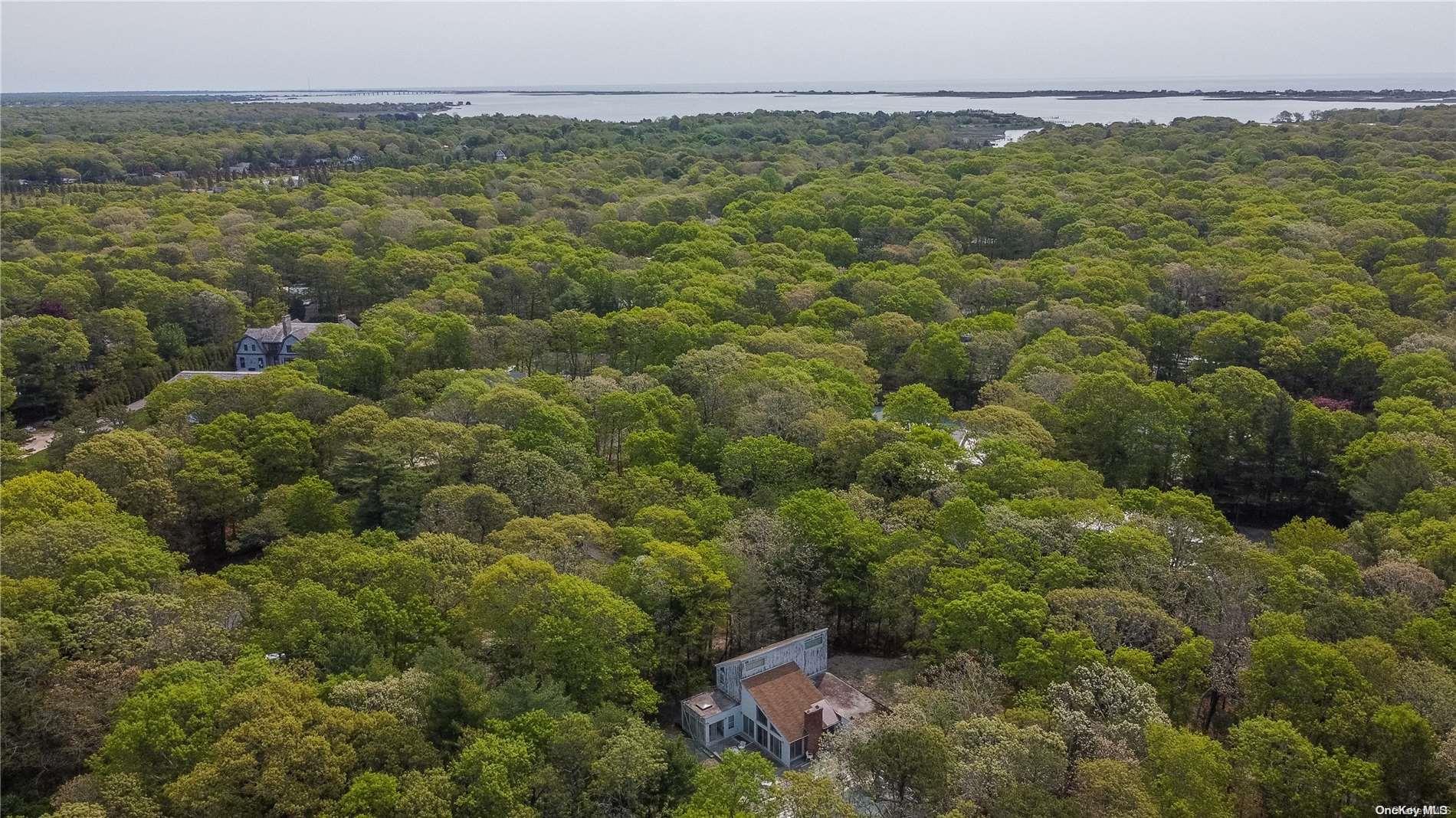 20 Midhampton Avenue, Quogue, NY 11959