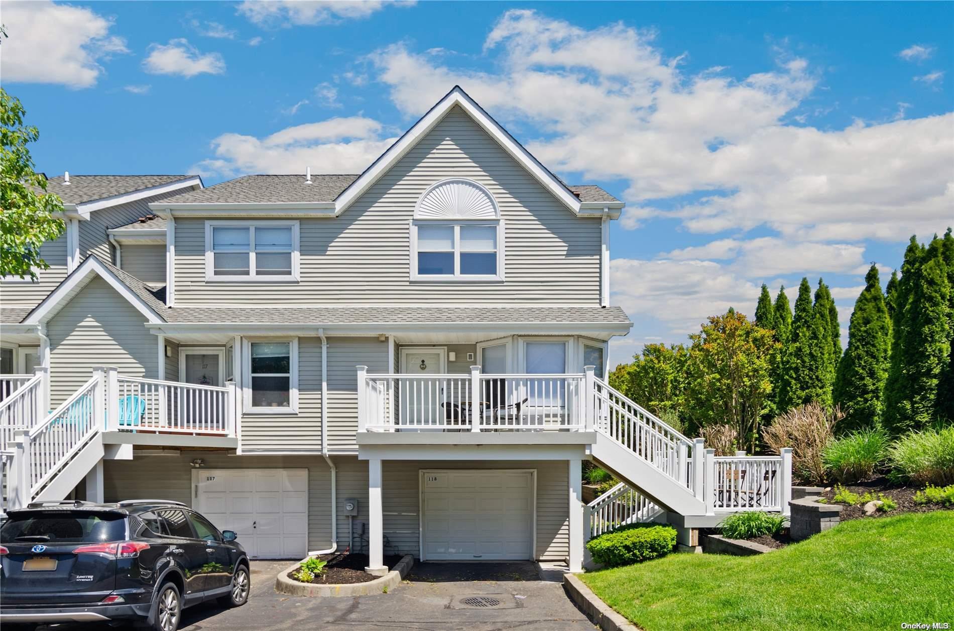 118 Leeward Lane # 118, Port Jefferson, NY 11777